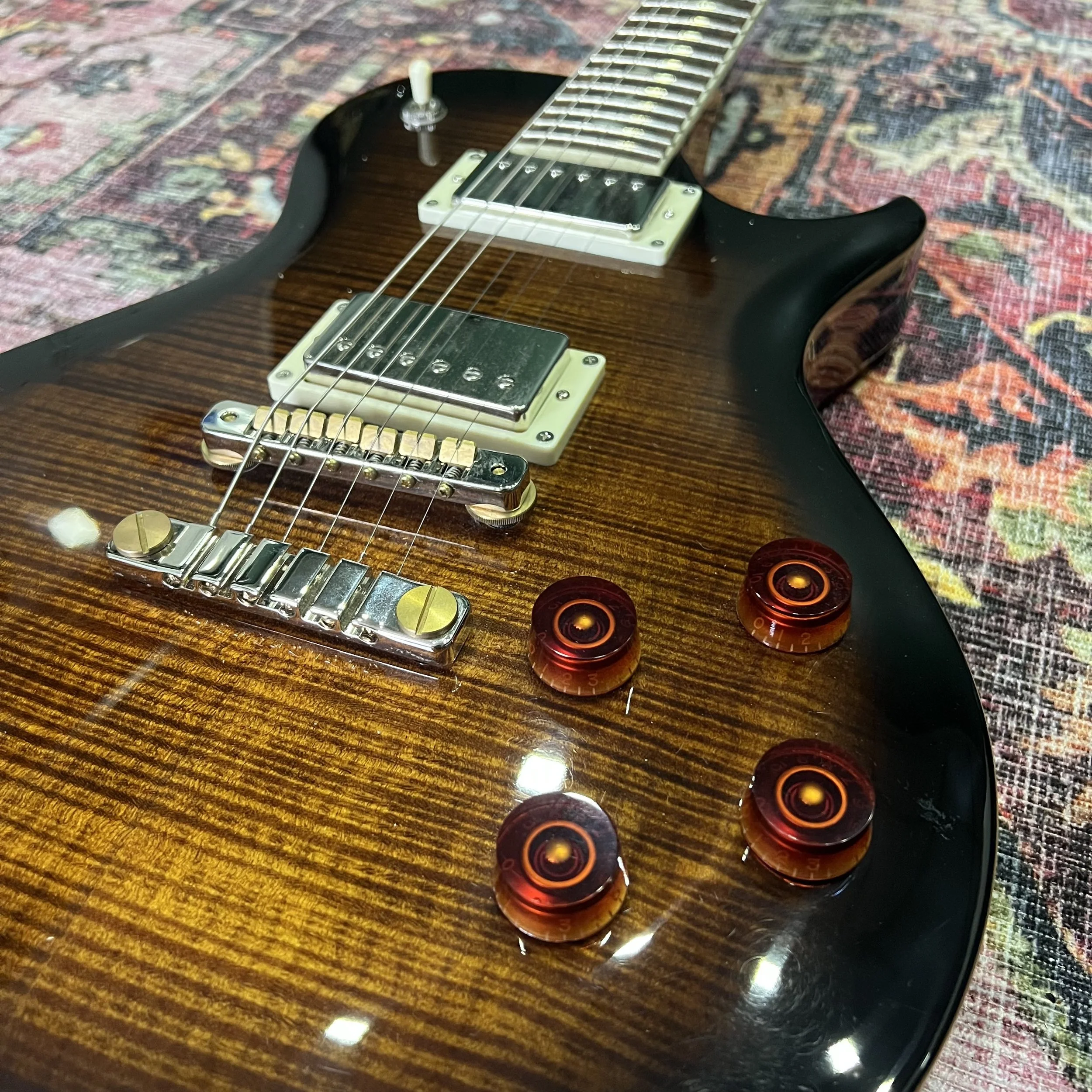 PRS-SE-McCarty-594-Tobacco-Burst-04.jpeg