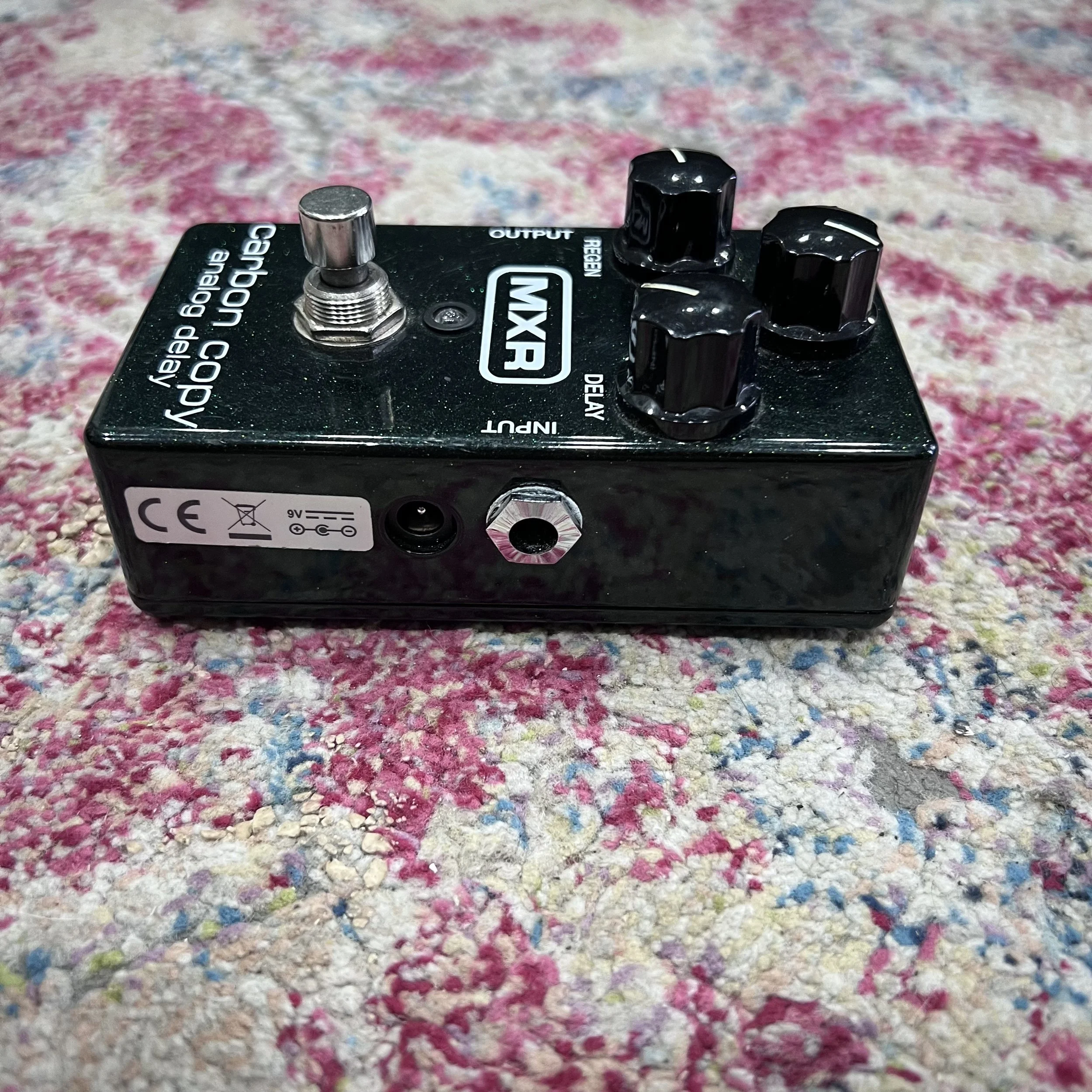 MXRM169CarbonCopyAnalogDelayGuitarPedalBlack_03.jpeg
