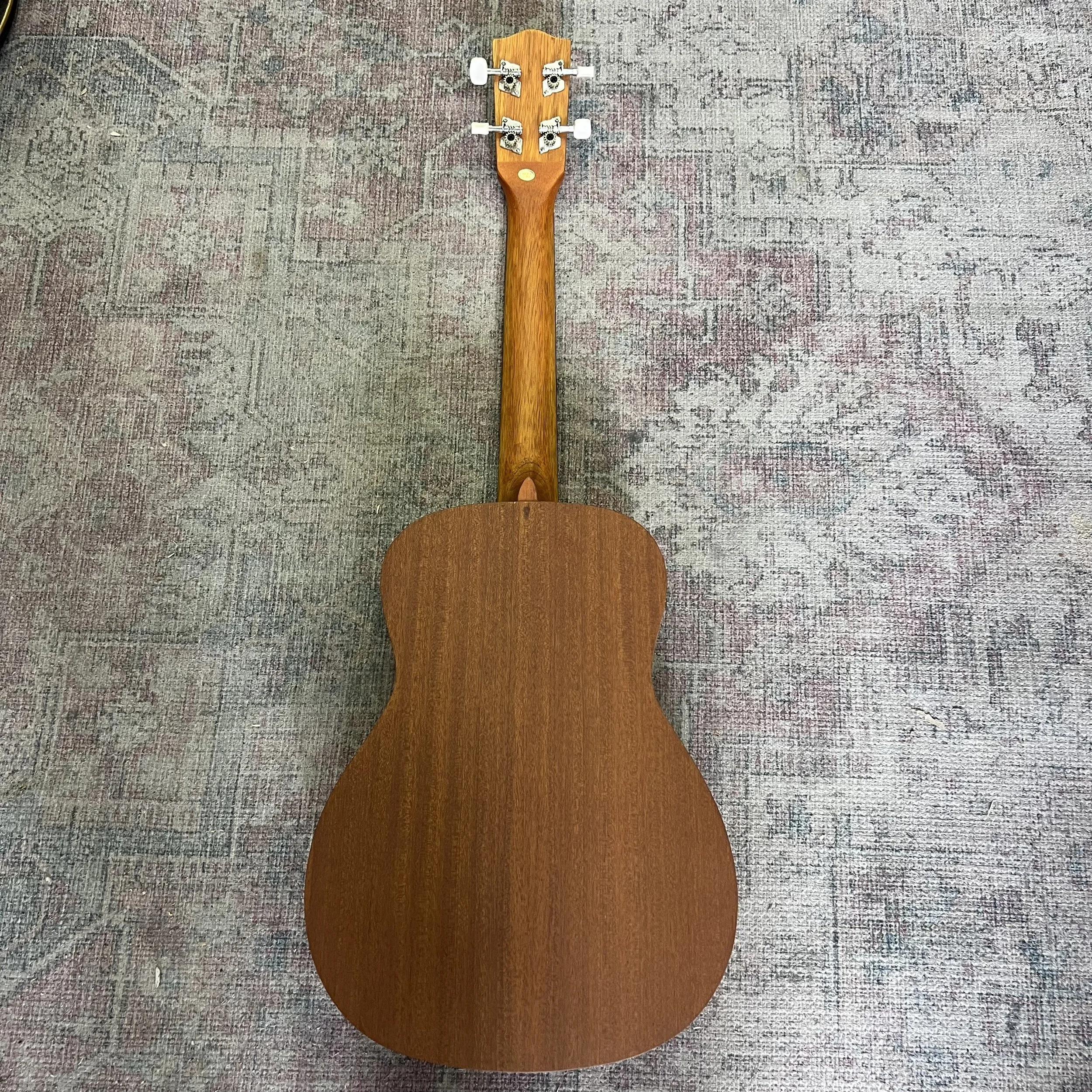 Lani-baritone-ukulele-LB50-hard-black-case-010.jpeg