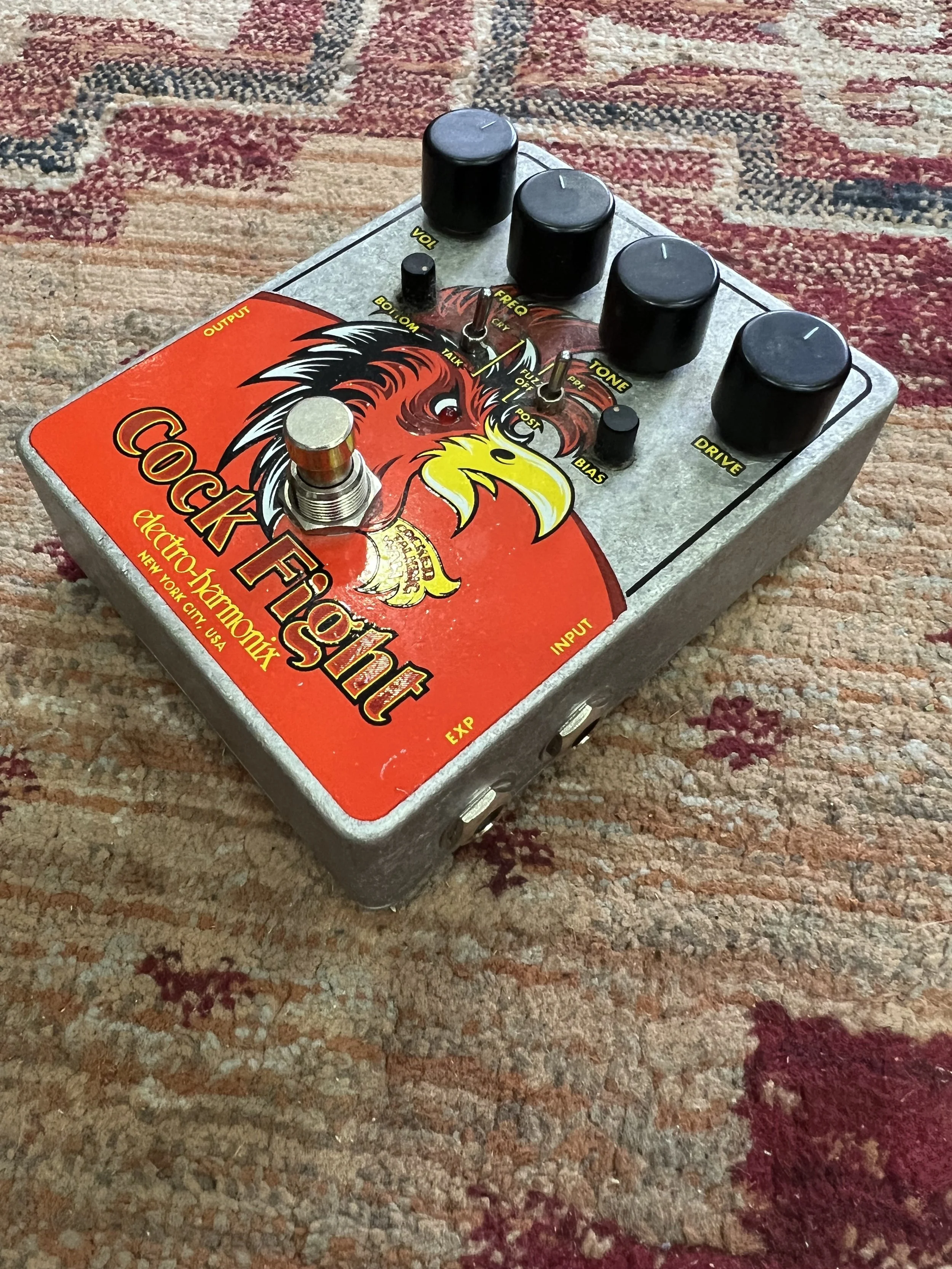 Electro-Harmonix-Cock-Fight-talking wah-and-fuzz-pedal-02.jpeg