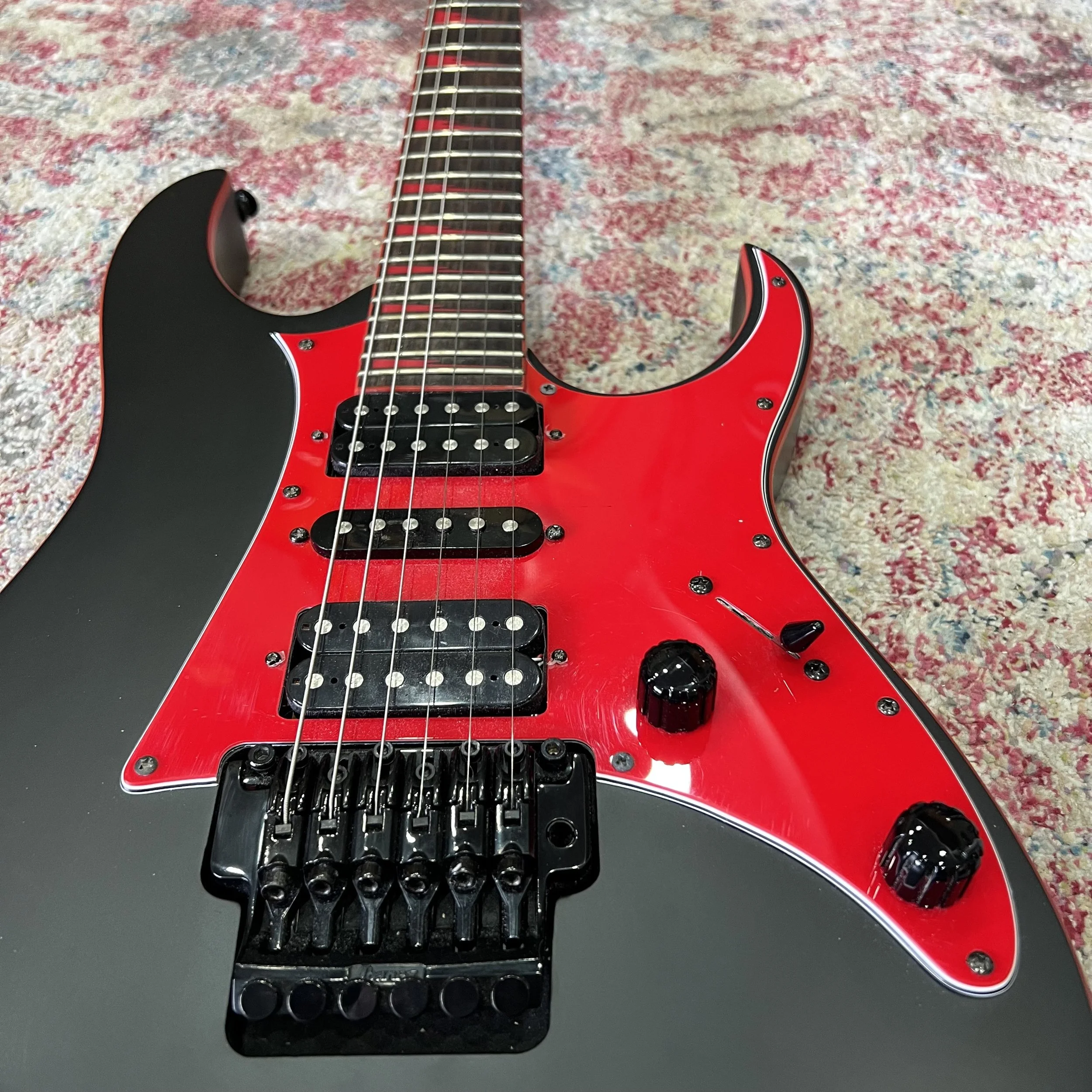 Ibanez-GRG250DX-BlackandRed-Guitar-04.jpeg