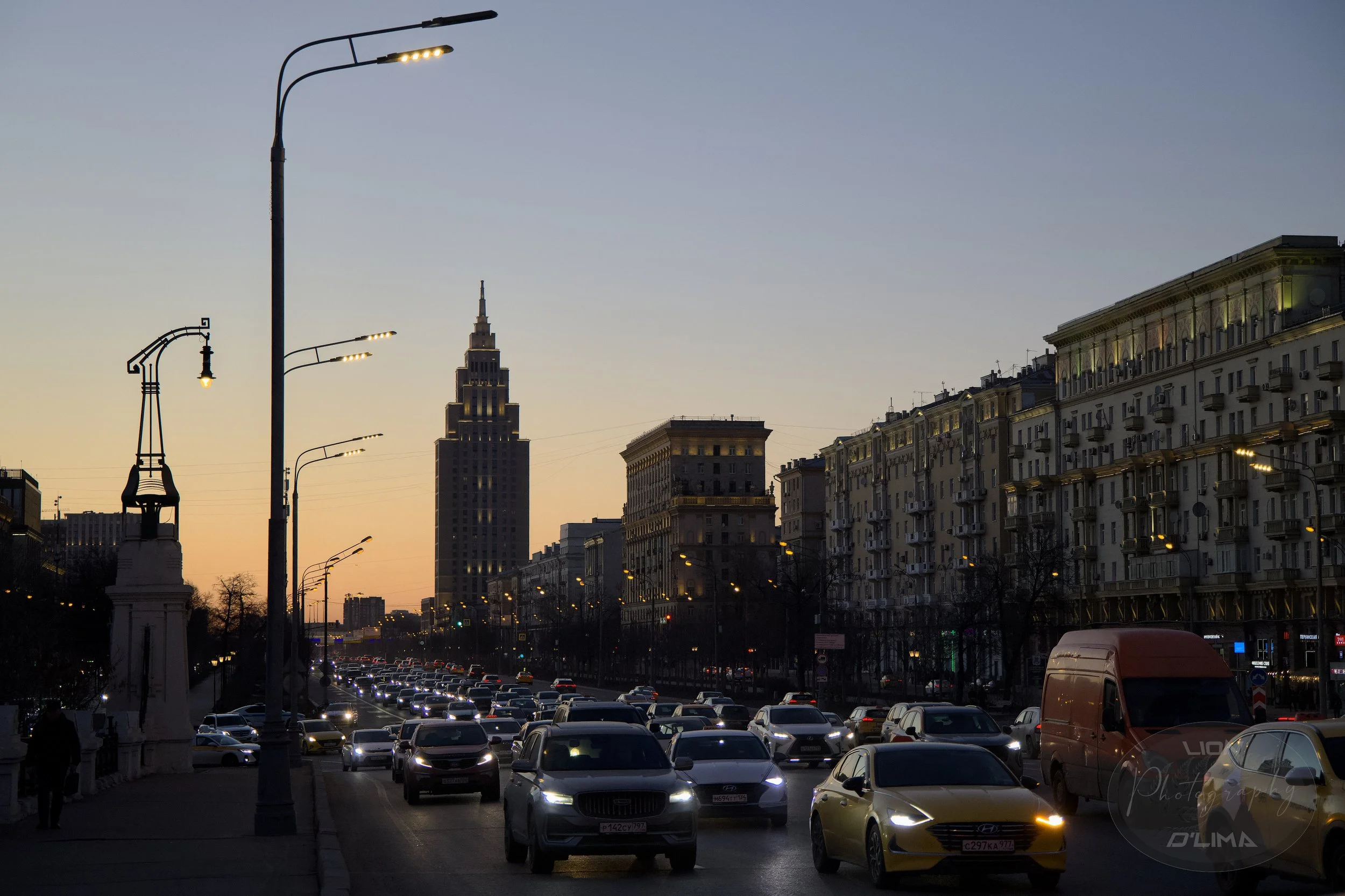 Leningradsky Avenue traffic at dusk - Moscow