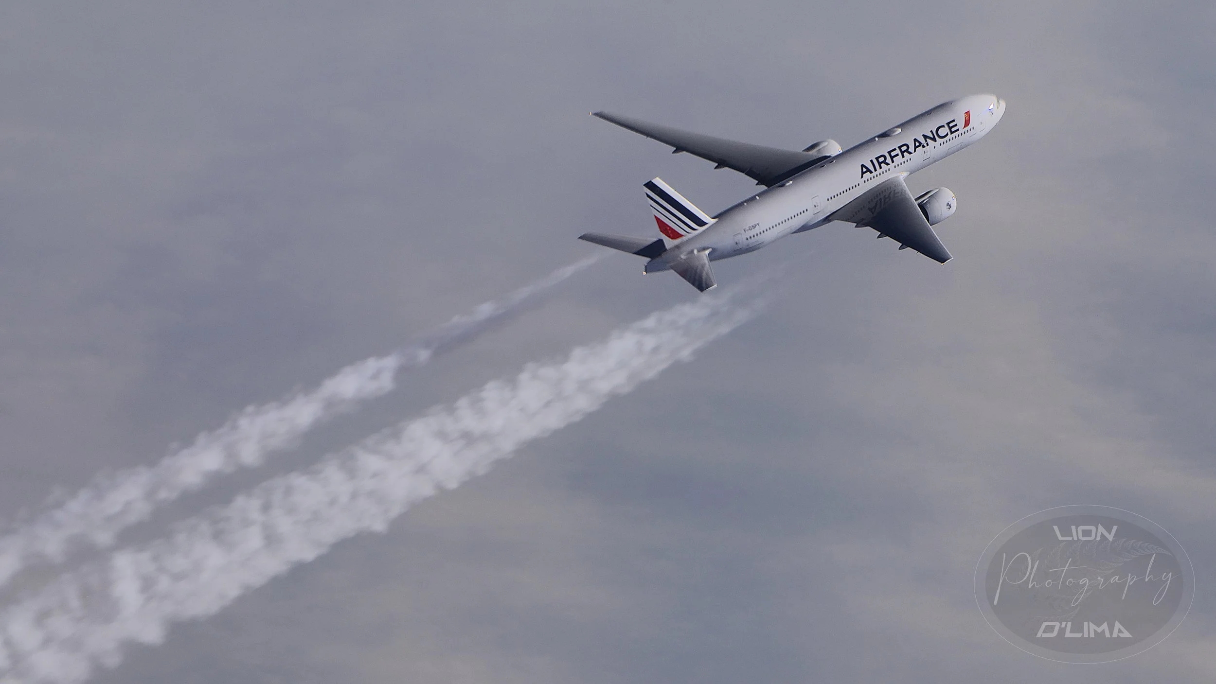 Air France 777-200ER (F-GSPY) Cruising over Halifax, Nova Scotia - Canada