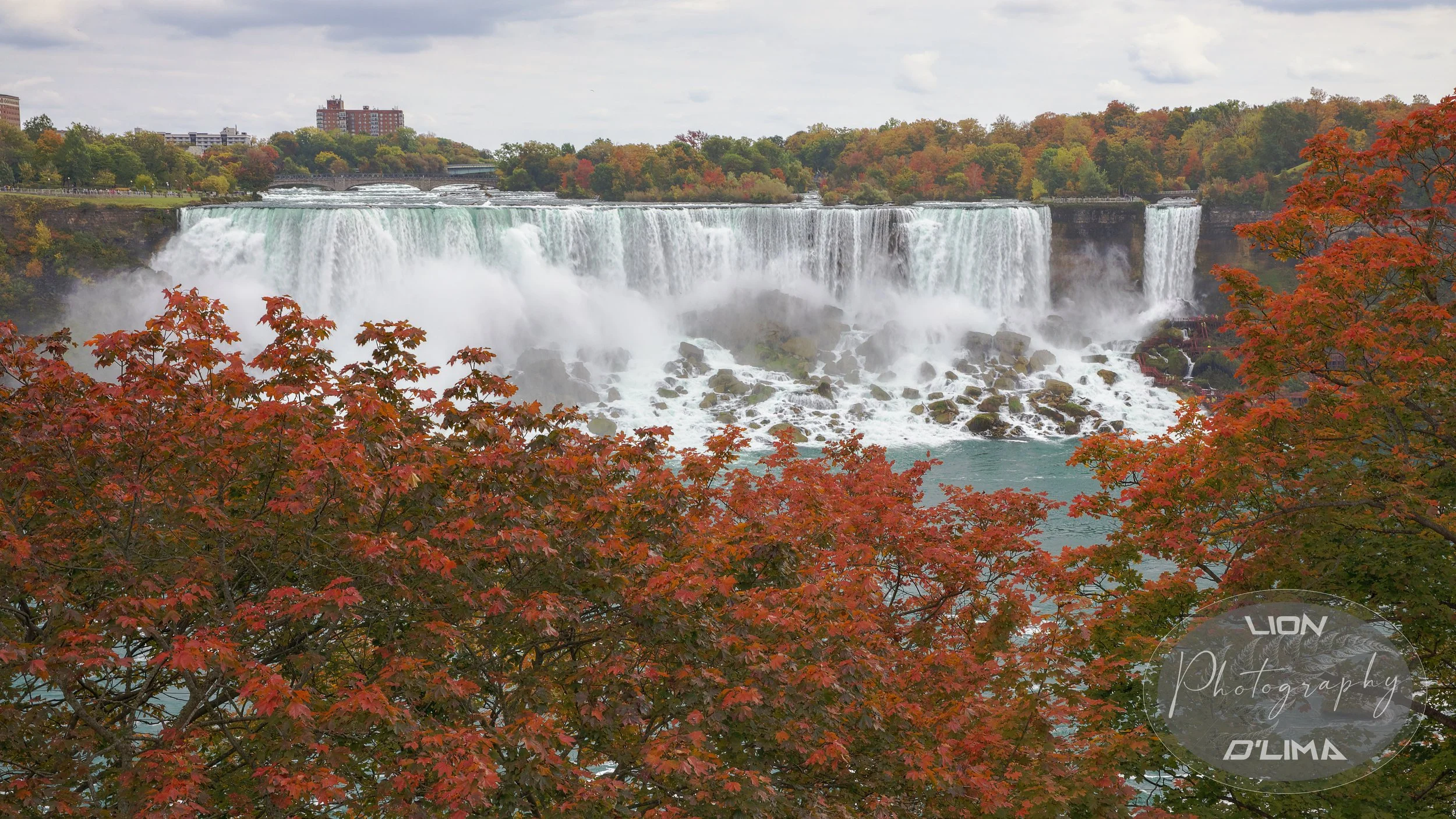 American Niagara Falls in the early Fall