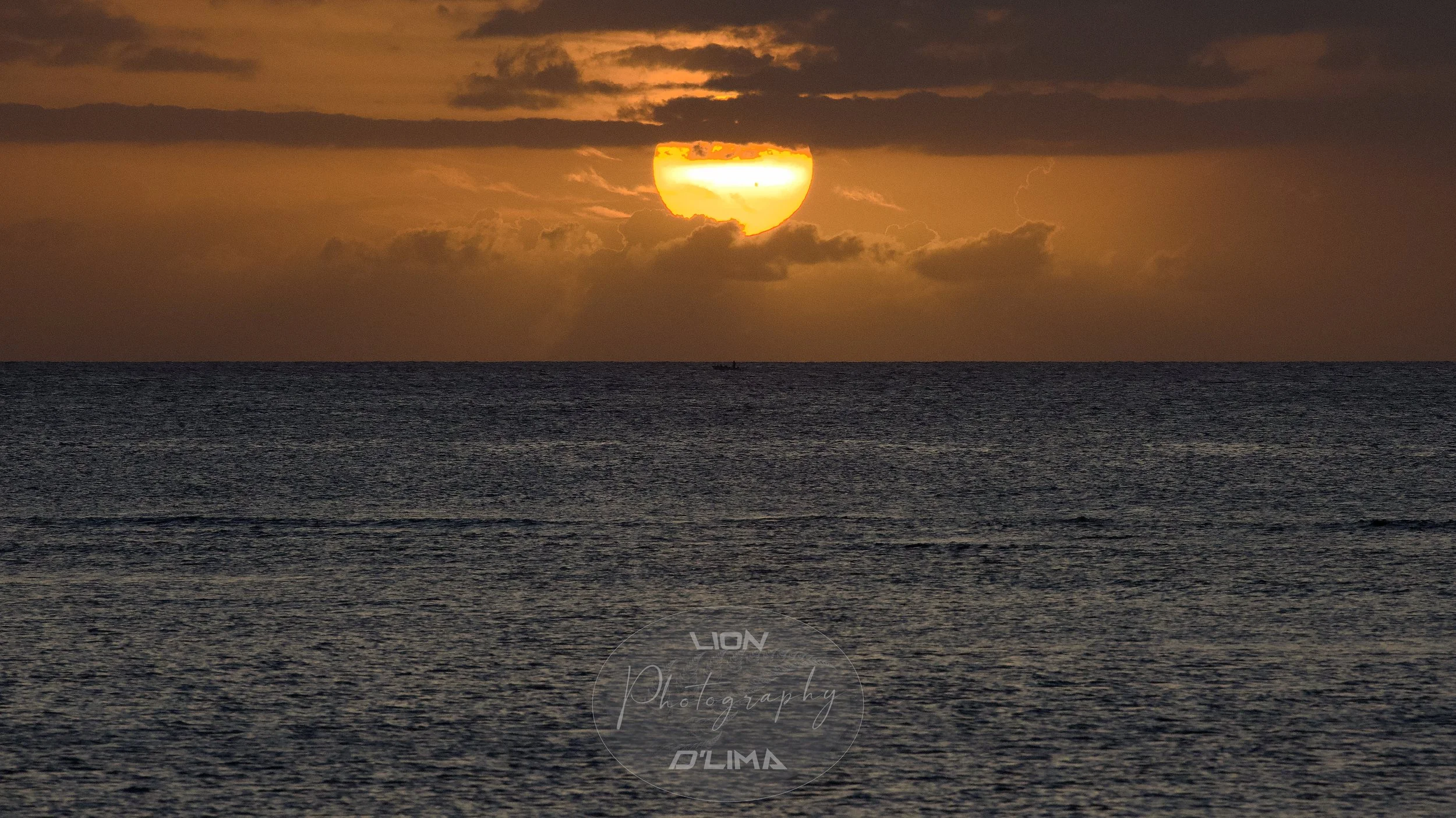 Sundown in Mauritius shows a full body to itself