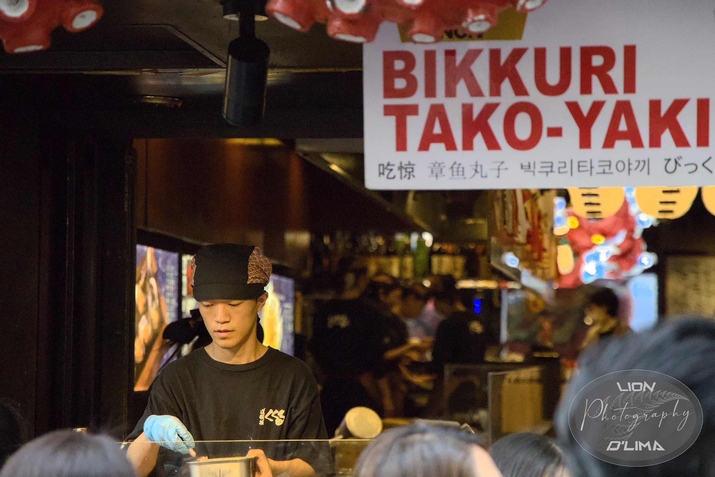 Famous Tako-Yaki (Octopus Balls) in Dotonburi - Osaka