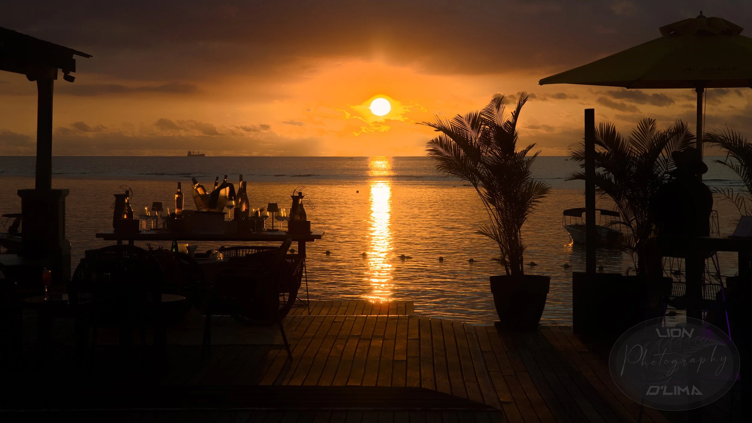 Stunning sunset at Waves Bar - Le Meridien Hotel Resort - Mauritius 