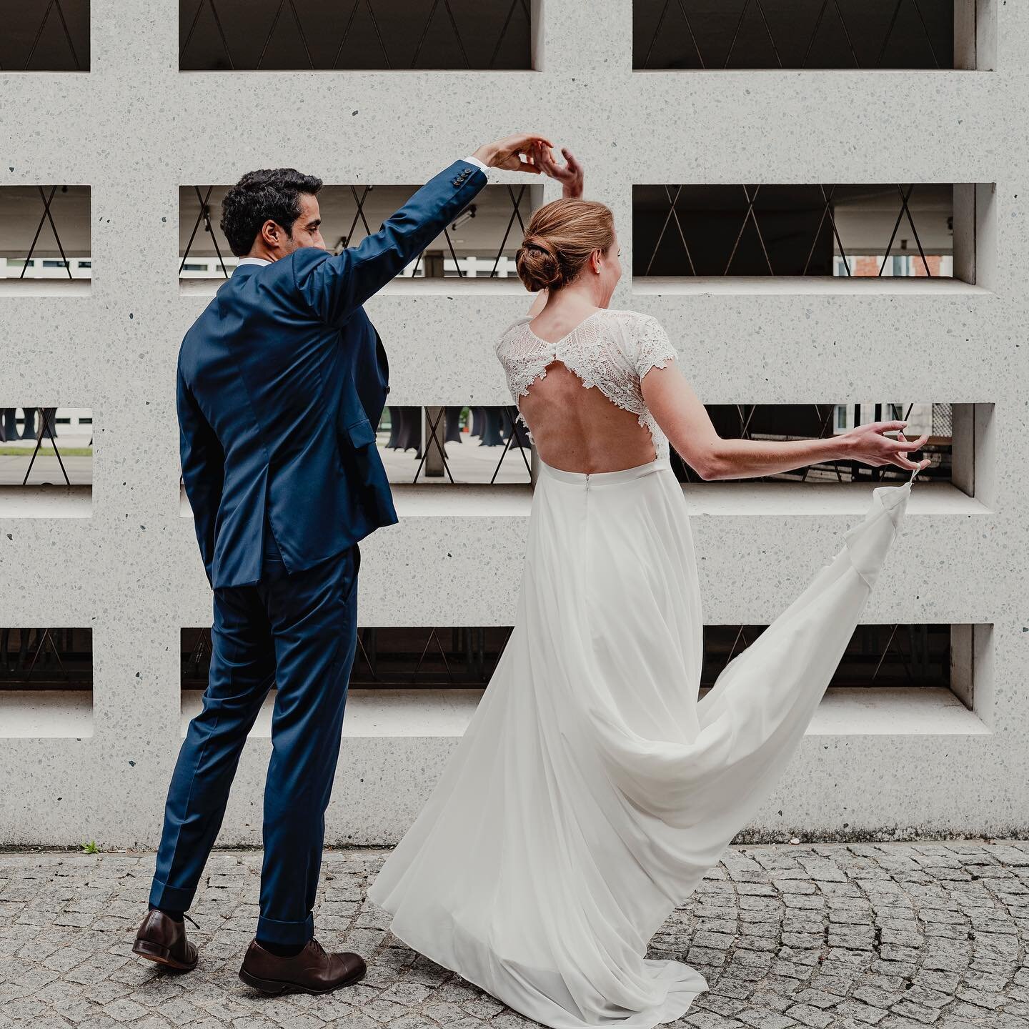 Let&rsquo;s dance! 💃🏼 

#wedding #weddingphotography #weddingphoto #dance #justmarried #weddinginspiration #weddingday