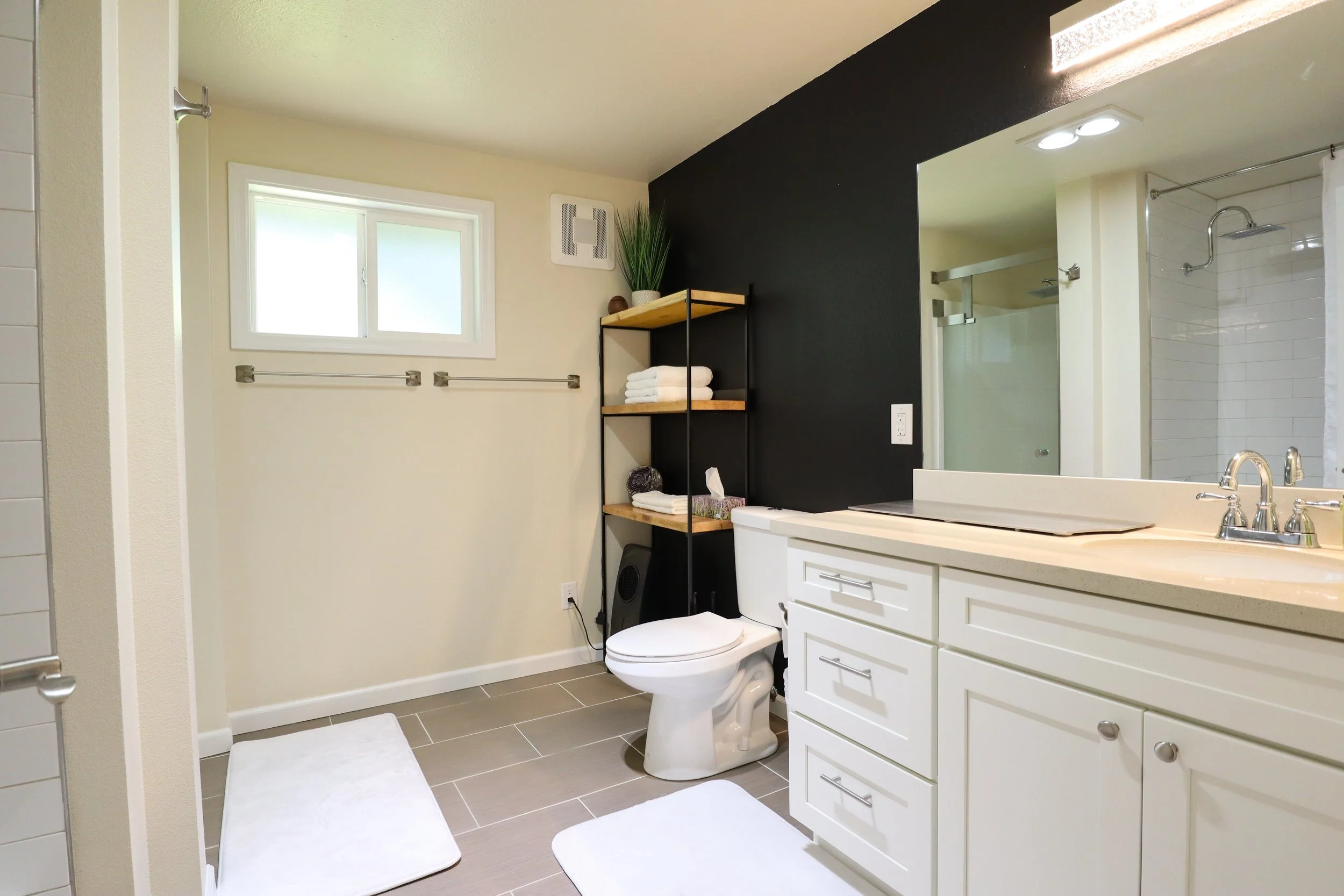 En-suite Bathroom.jpg
