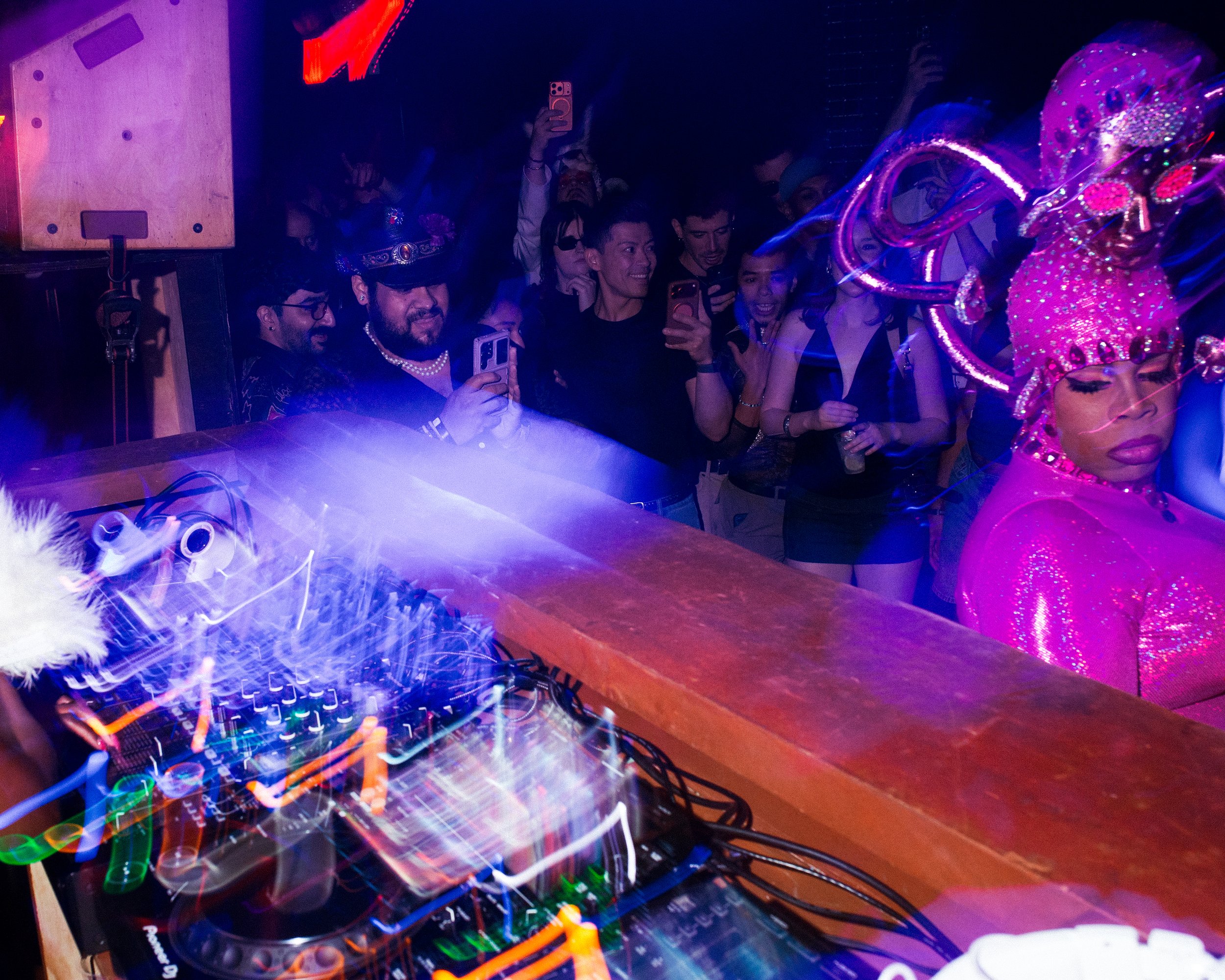 Ultramaroon_4.8.26_NYC_RolandFitz-6.jpg