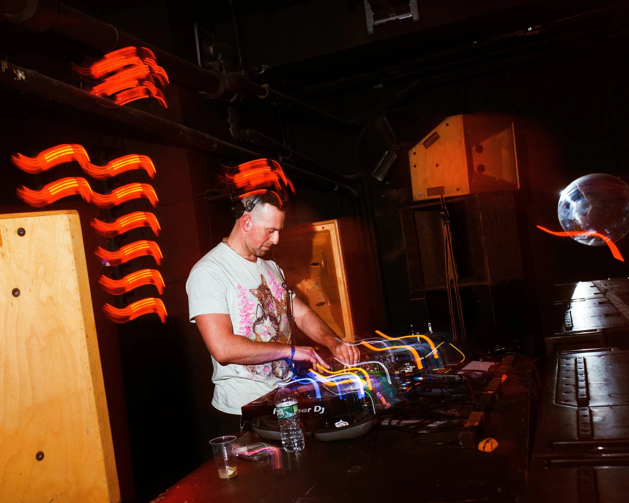 Ultramaroon_4.8.26_NYC_RolandFitz-65.jpg