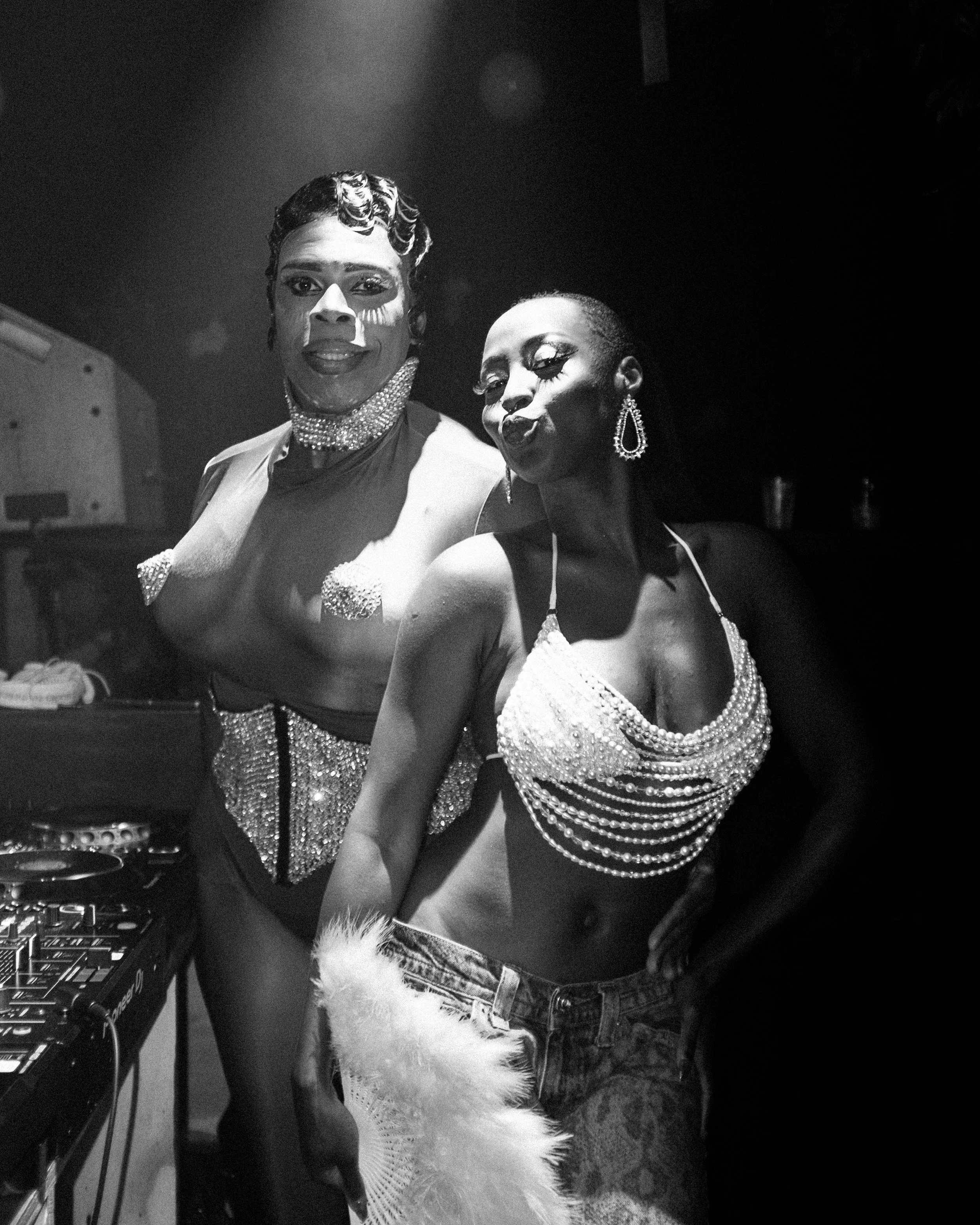 Ultramaroon_4.8.26_NYC_RolandFitz-90.jpg
