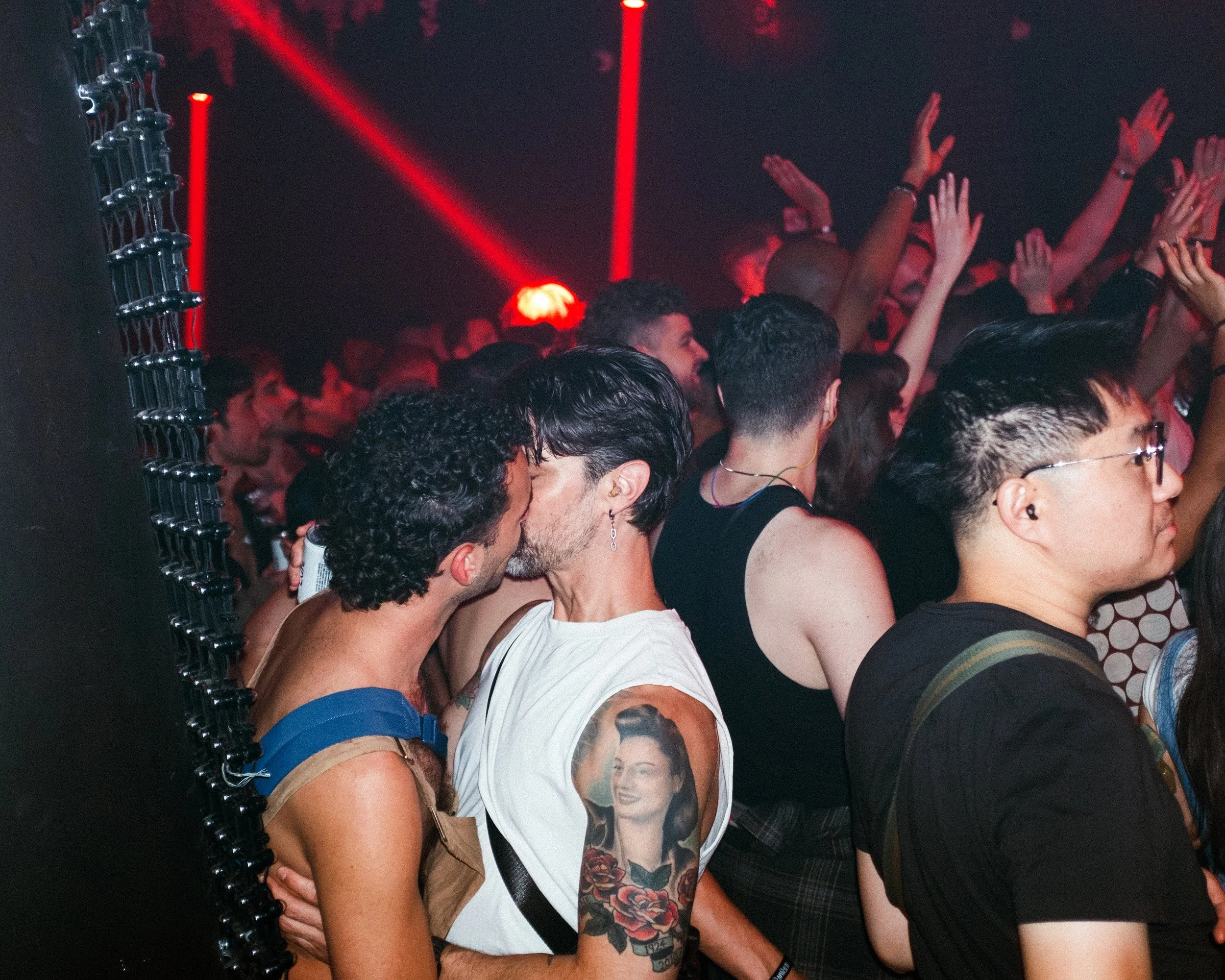 Ultramaroon_4.8.26_NYC_RolandFitz-92.jpg