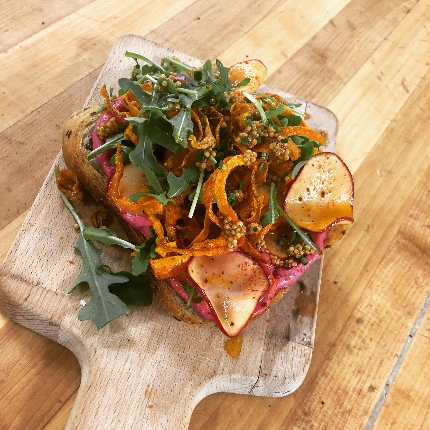 Spring has sprung here at Fressen, we&rsquo;re not paying attention to the rain 🤣!! Our chef is bringing a crazy delicious veggie toast this weekend with beet cream cheese, lemon vinaigrette marinated radishes and fresh arugula on our housemade Jogg