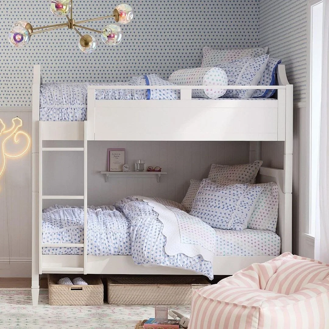 Talk about a dream bed! New styling work by LuLu Featured Artist Jane Hartmann (@janehartmannstylist)
for @potterybarnteen

Soft Goods Styling: Jane Hartmann / @janehartmannstylist
Photographer: Cody Ulrich / @codyulrichphoto
Art Direction: Becky Kat