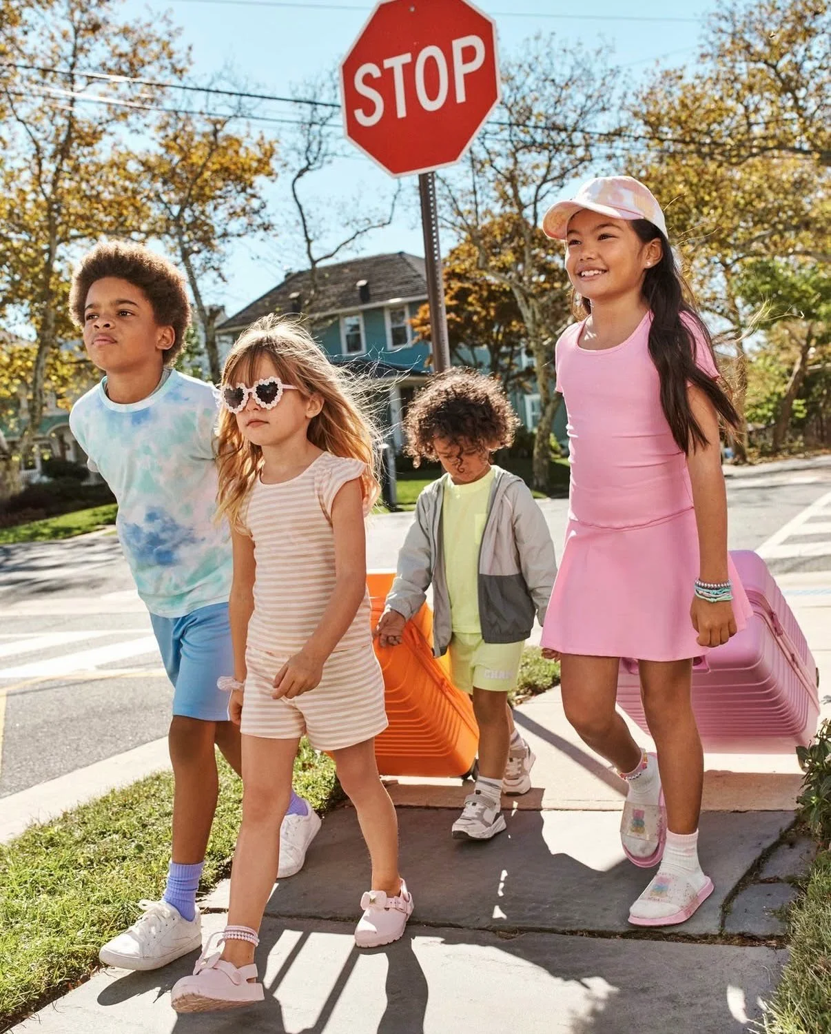 Summer, we are coming for you! Let the countdown begin. ☀️
Kid Wrangling by LuLu&rsquo;s Tracie Marquez (@tracie_wrangler) for @childrensplace

Senior Director of Photography: Roger de la Rosa / @_rogerdelarosa_
Photographer: Thomas Neal / @thomasnea