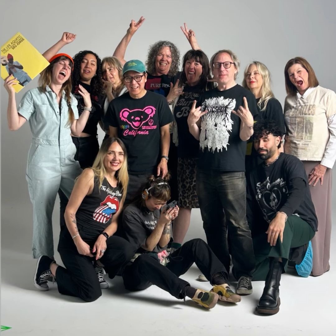 We love a good music-inspired themed crew shot! Featuring Blackbird tailors Malia May (@tikimalia) and John DeBoer, alongside LuLu HMU assistant Serge Ventura (@serge_ventura), on set last week with our favorite folks at Tailored Brands.

@rbg_photo_