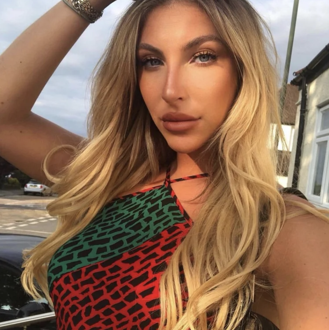Long blonde extensions with a soft, glamorous finish.