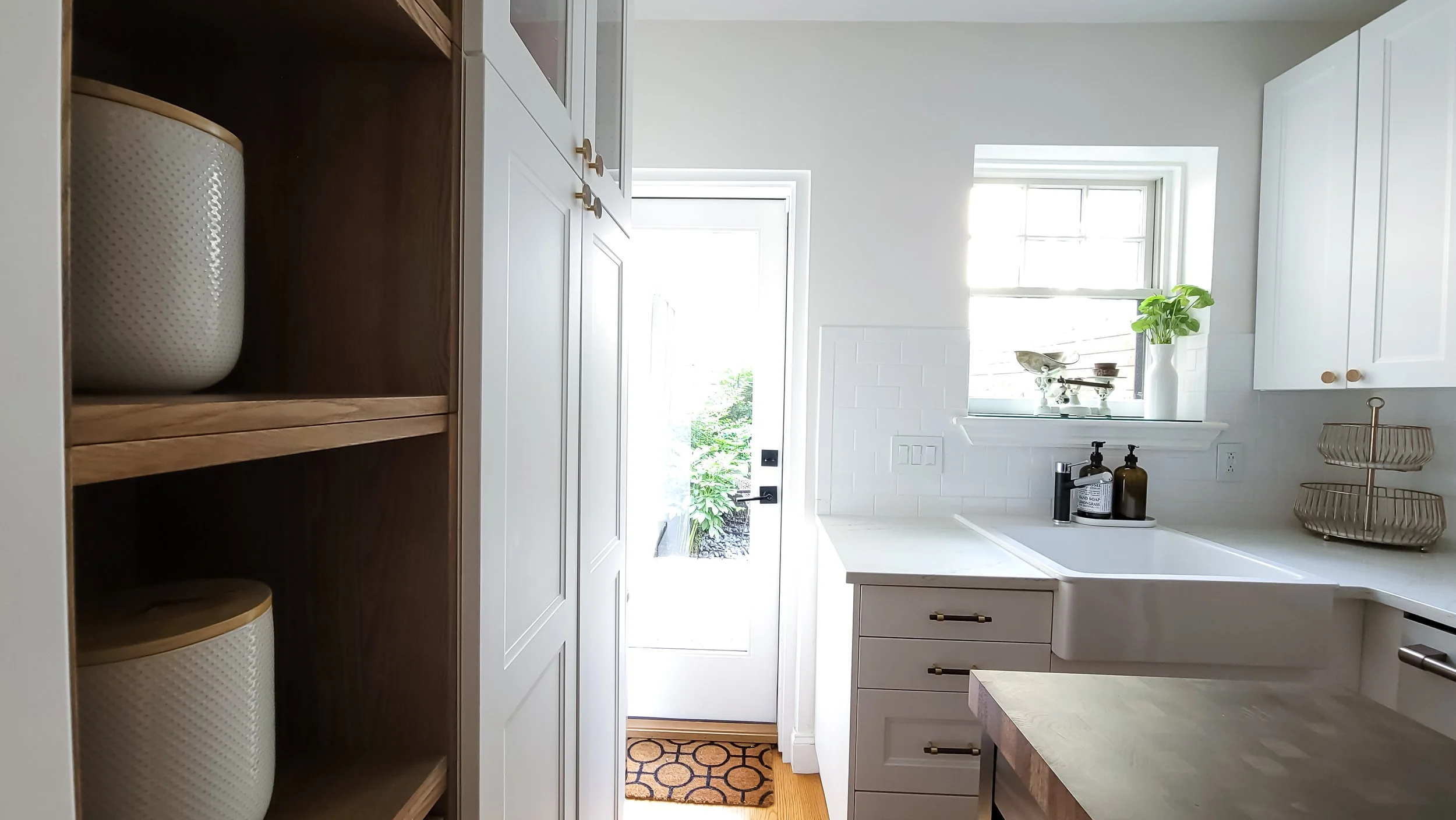 casa 329 kitchen 015.jpg