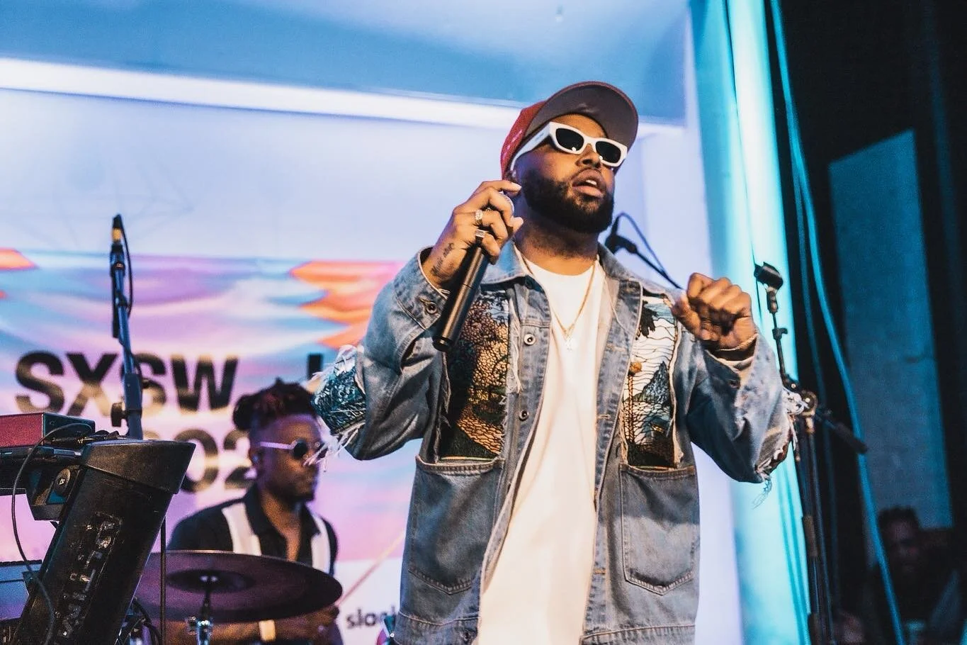 SXSW smacked. Thanks to our bestie clients at @sesac for having us out to shoot these incredible artists @kennygotsoul @ajsmithmusic @thescratchmusic. Iconic vids coming soon !