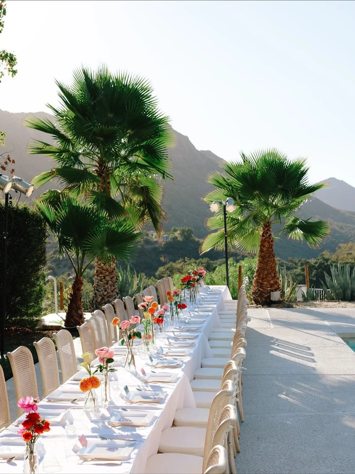 THE REHEARSAL 🌷🌸

The first of a few posts to come from this very very special wedding for Aaron + Allie. What were the highlights? This stunning setting, an intimate Shabbat dinner table of family and friends, beautiful pops of color in florals, s