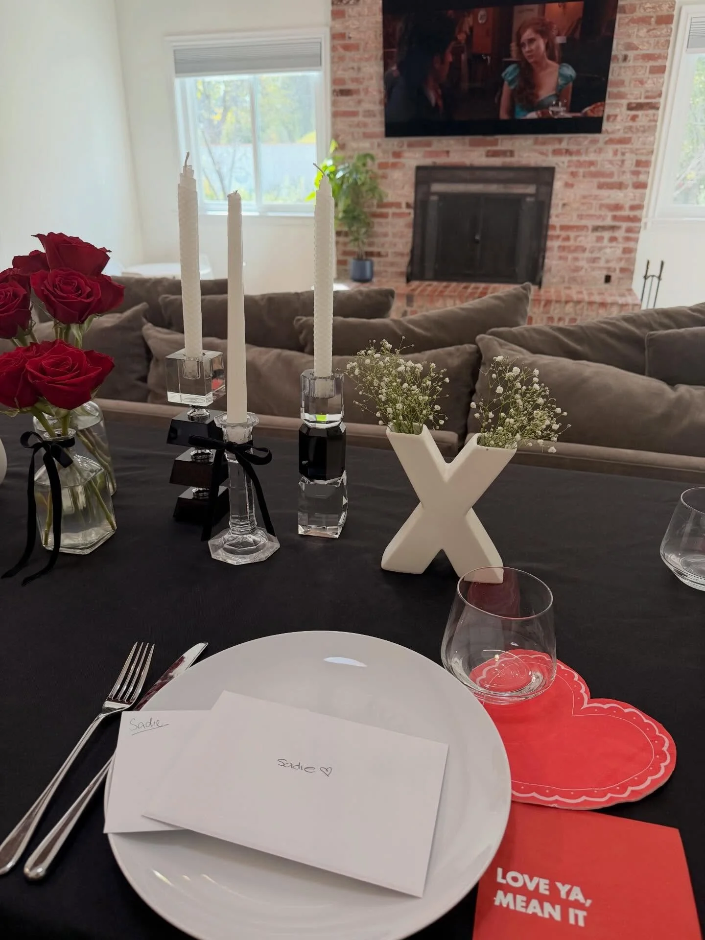 BRUNCH + A BAKING SHOW 🌹

T Side: As plans changed this weekend, our dinner and a movie turned into brunch and a baking show that my girls and I like to watch together. Phil made french toast while we set this romantic table. Everyone joined in the 