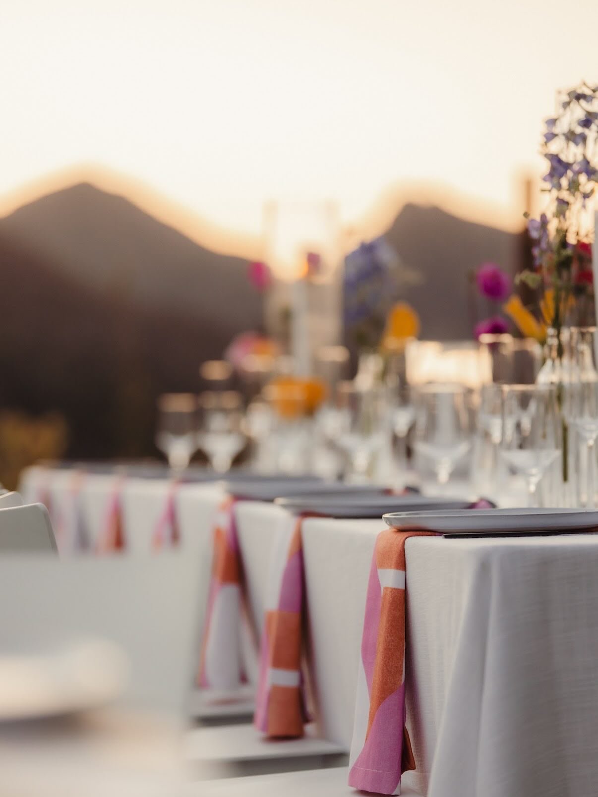THE RECEPTION 🦓🌸

As the sun set over Aaron + Allie&rsquo;s wedding day, every detail was perfection and of all the spaces @villadirocca this was the true showstopper. Thank you so much @allgoodthingsstudios_  for capturing every moment; the bold u
