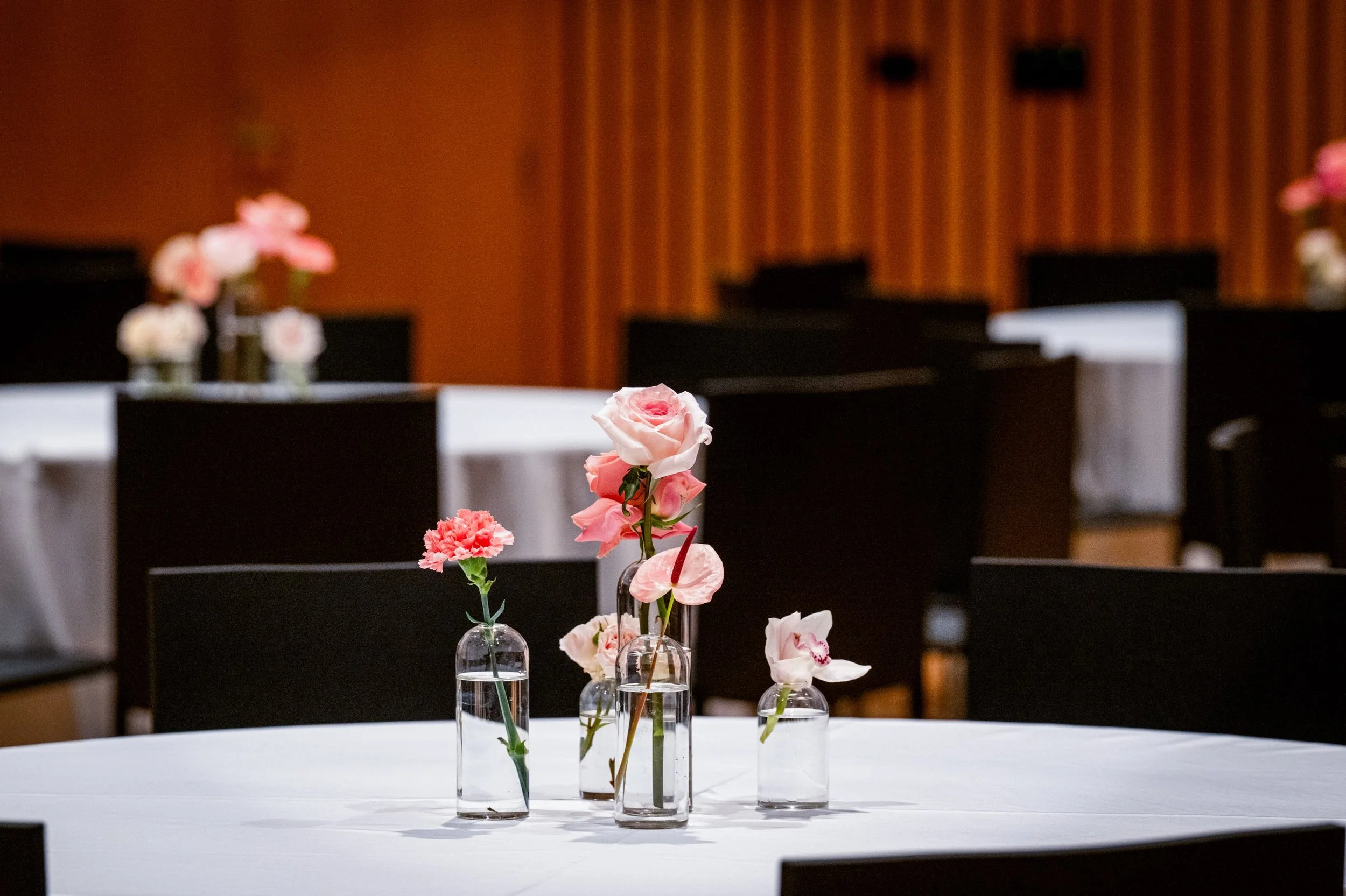 AVA&rsquo;S LUNCHEON 🥯🩷

For a quick lunch after Ava&rsquo;s Bat Mitzvah service, we really wanted to keep it simple + cost effective but still fun / on brand with a few unexpected surprises. What were the highlights? Luxurious custom kippot and co