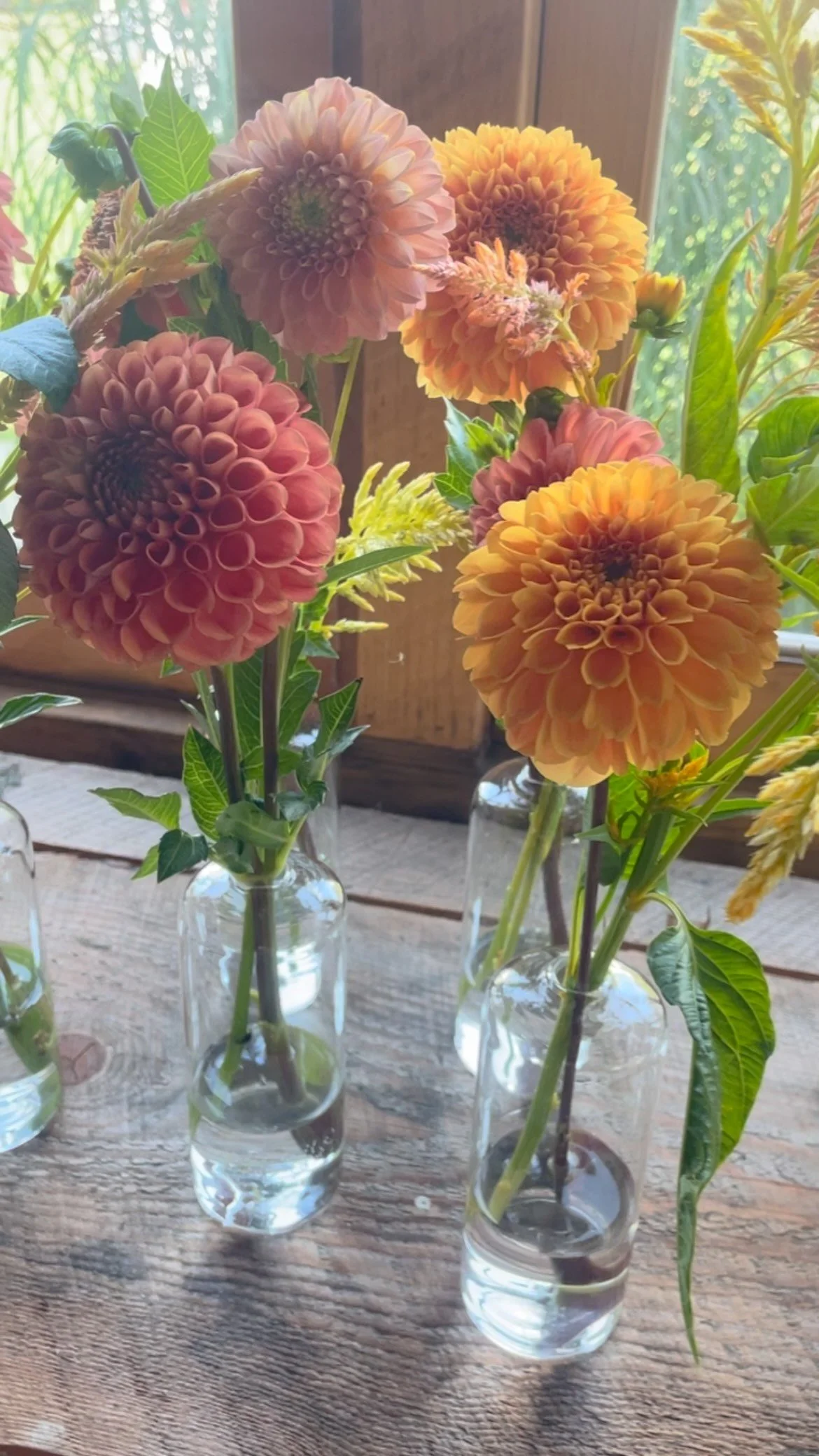 Gorgeous fall tones for a rehearsal dinner @lareaufarminn