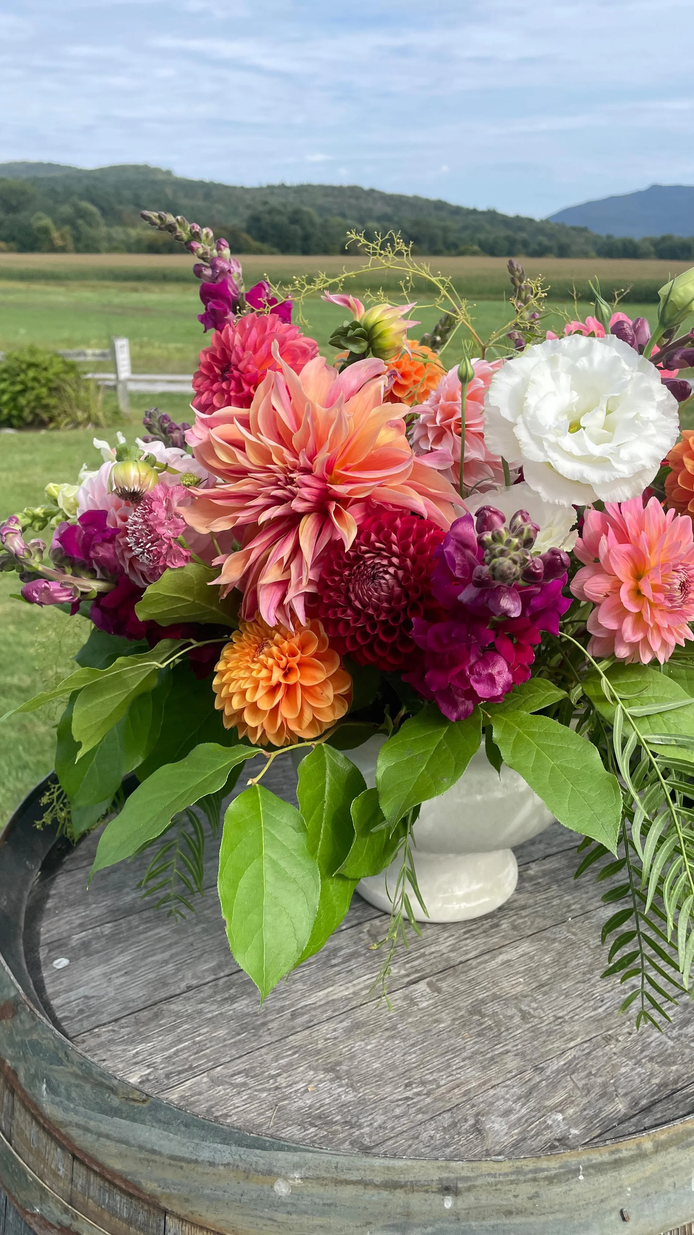 Dahlias and a beautiful September day for E & J to celebrate their love ๐
Venue: @thebarnatboydenfarmvt
Coordinator: @gmgvt