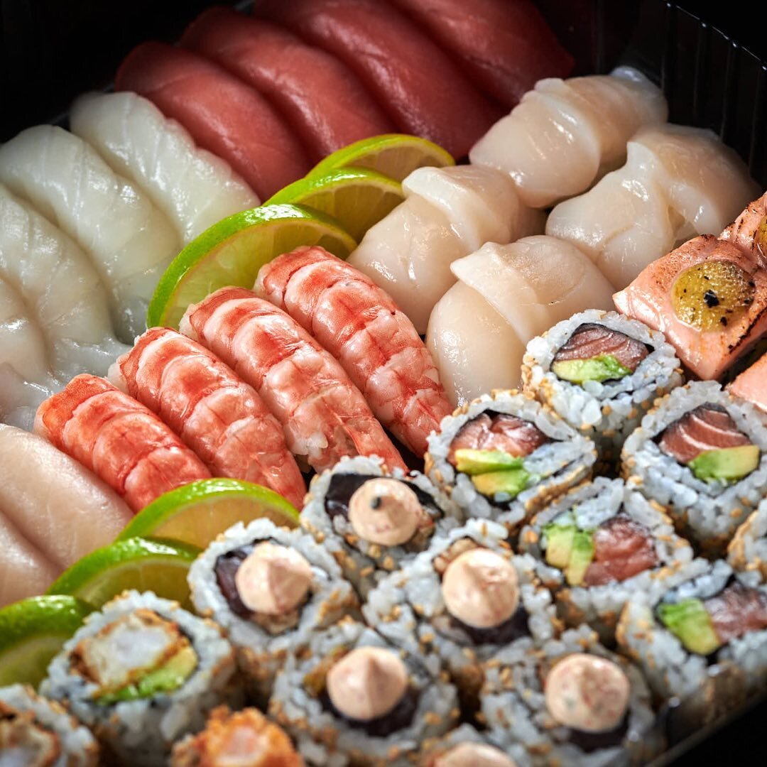 Sushi heaven at Tatakii🍣😍⁠
⁠
Disse delikatessene kan du b&aring;de spise i restauranten og bestille som take away🥢🥡⁠
⁠
Link i bio for mer informasjon!