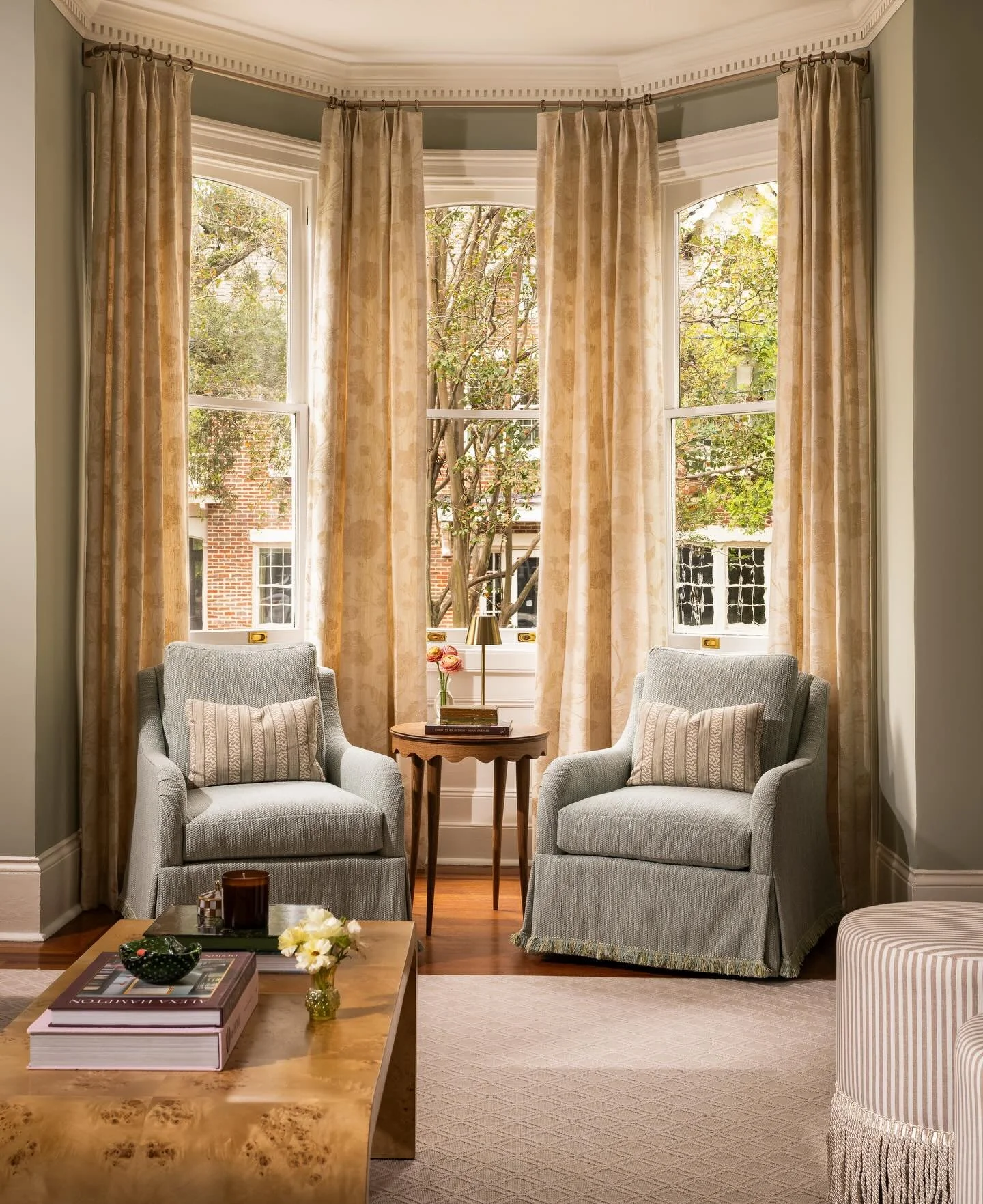 A cozy nook to rest and relax before the holiday bustle begins again. ✨🎄 
 📷 @kcharlottephoto