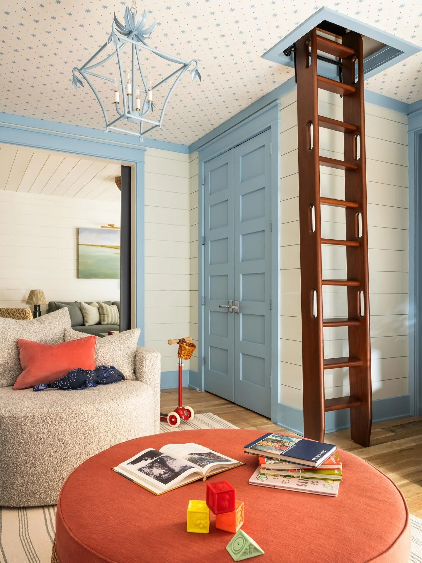 This playroom was designed for small feet, big dreams, and a hideout all his own. A custom ship ladder leading to a place where imagination lives, lots of giggles and where some very important adventures begin! 💭💫
📷 @kcharlottephoto