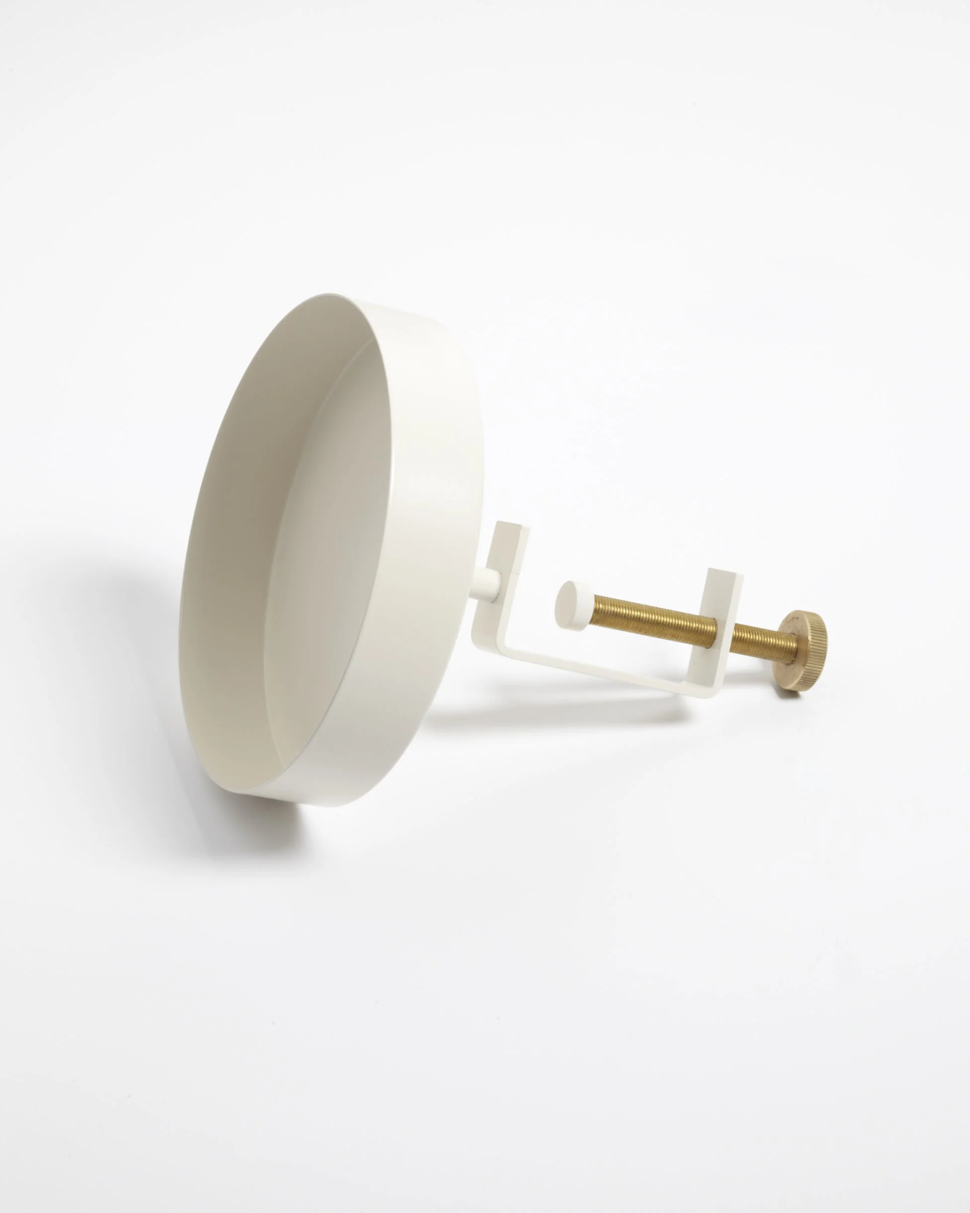 Navet Clamp Tray Small Creme.jpg