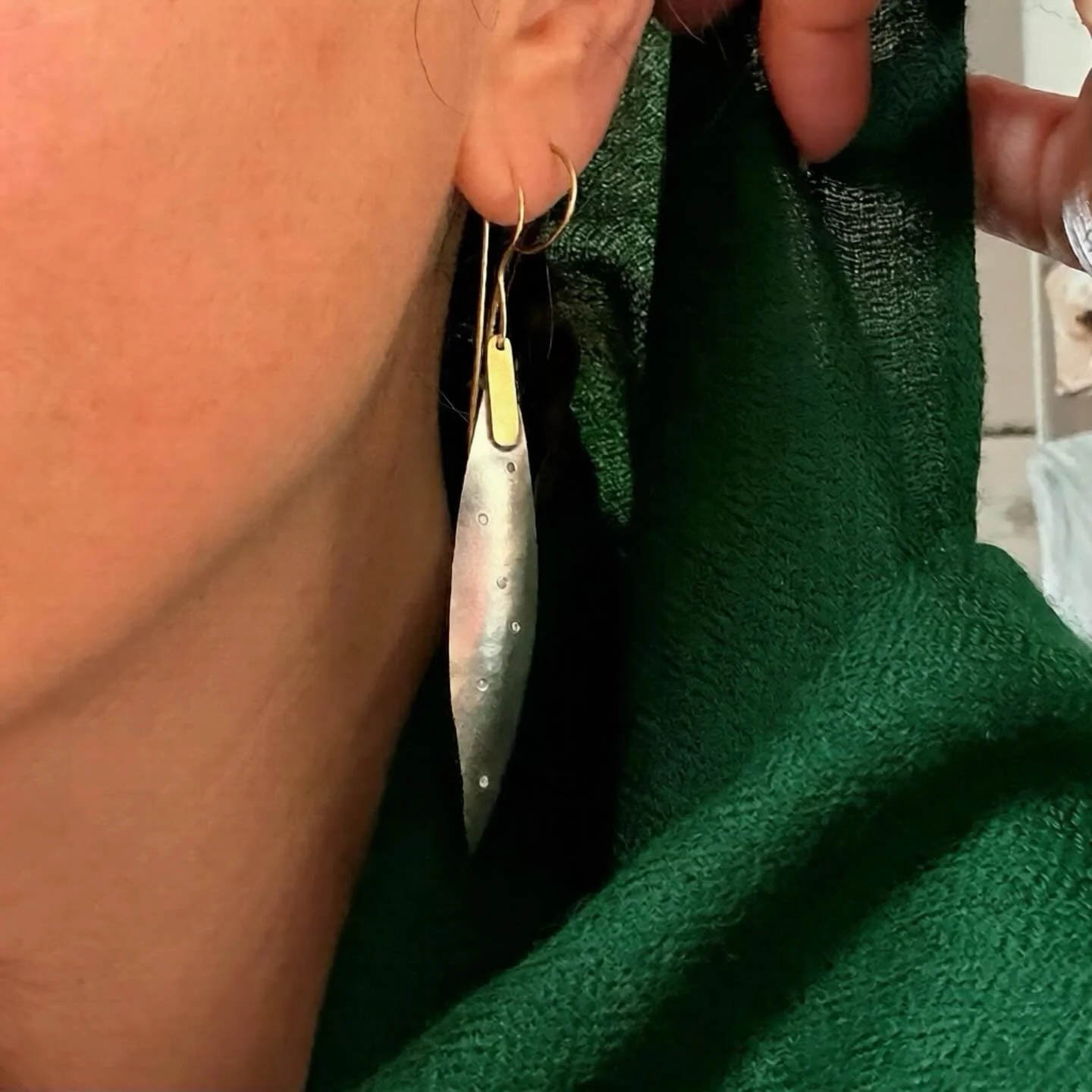 Earrings are rolling off the bench nicely this season! I always find they are great for the giving season, for any season if you&rsquo;re an earring lover. 
BRUSHED SILVER/ WHITE DIAMONDS/ 18K GOLD
.
.
#earringgoals 
#highendjewelry 
#noblemetals 
#s