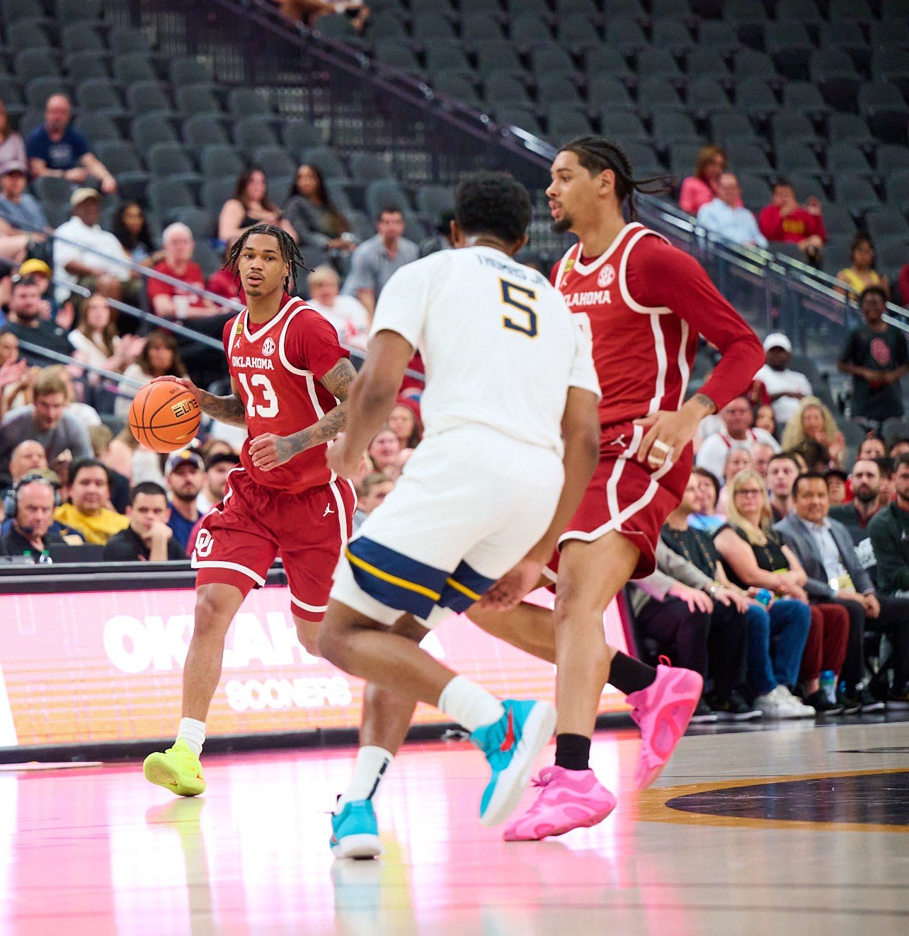 Oklahoma Sooners vs West Virginia Mountaineers_4-5-26_01299.jpg