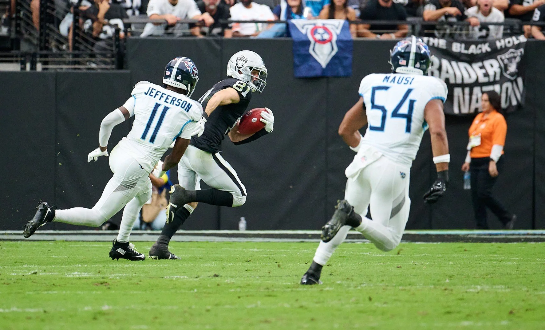 Tennessee Titans vs Las Vegas Raiders_10-12-25_00445.jpg