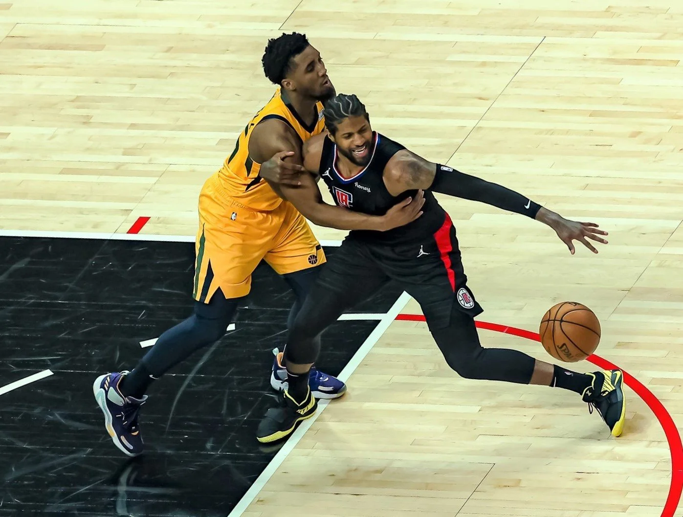 Kawhi Leonard and Paul George Too Much for Jazz in 118-104 Victory in Game 4
