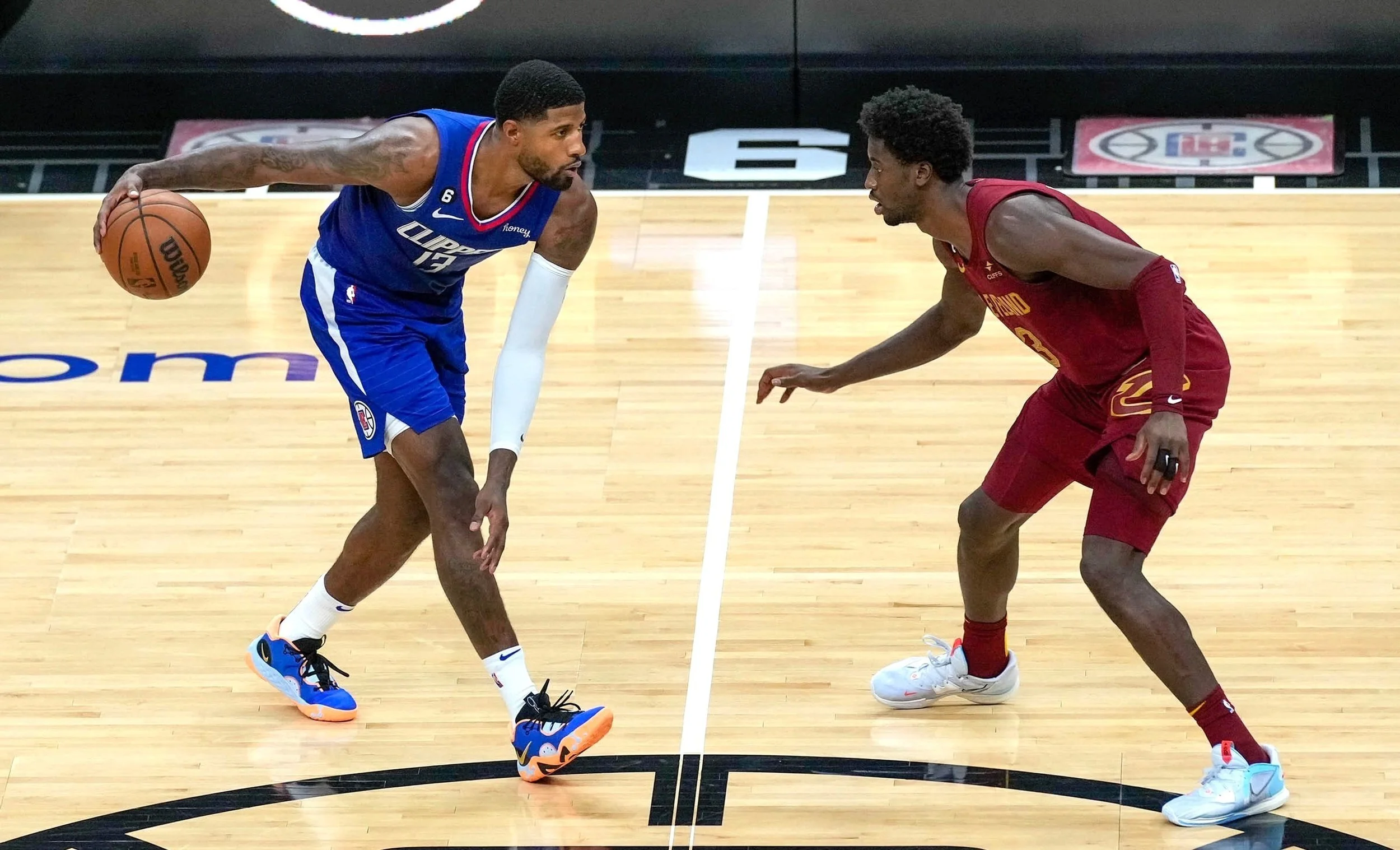 The Clippers battle back to beat the Mavs in a thriller 119-117