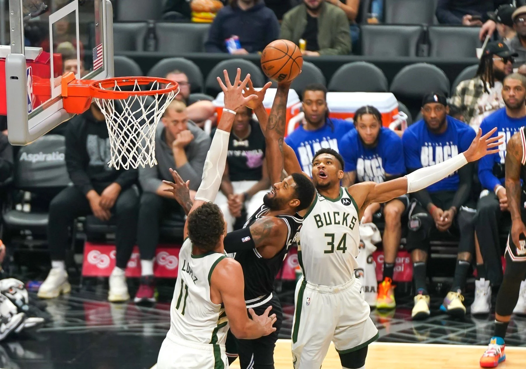 Antetokounmpo and Lopez helped the Bucks beat the Clippers 119-106