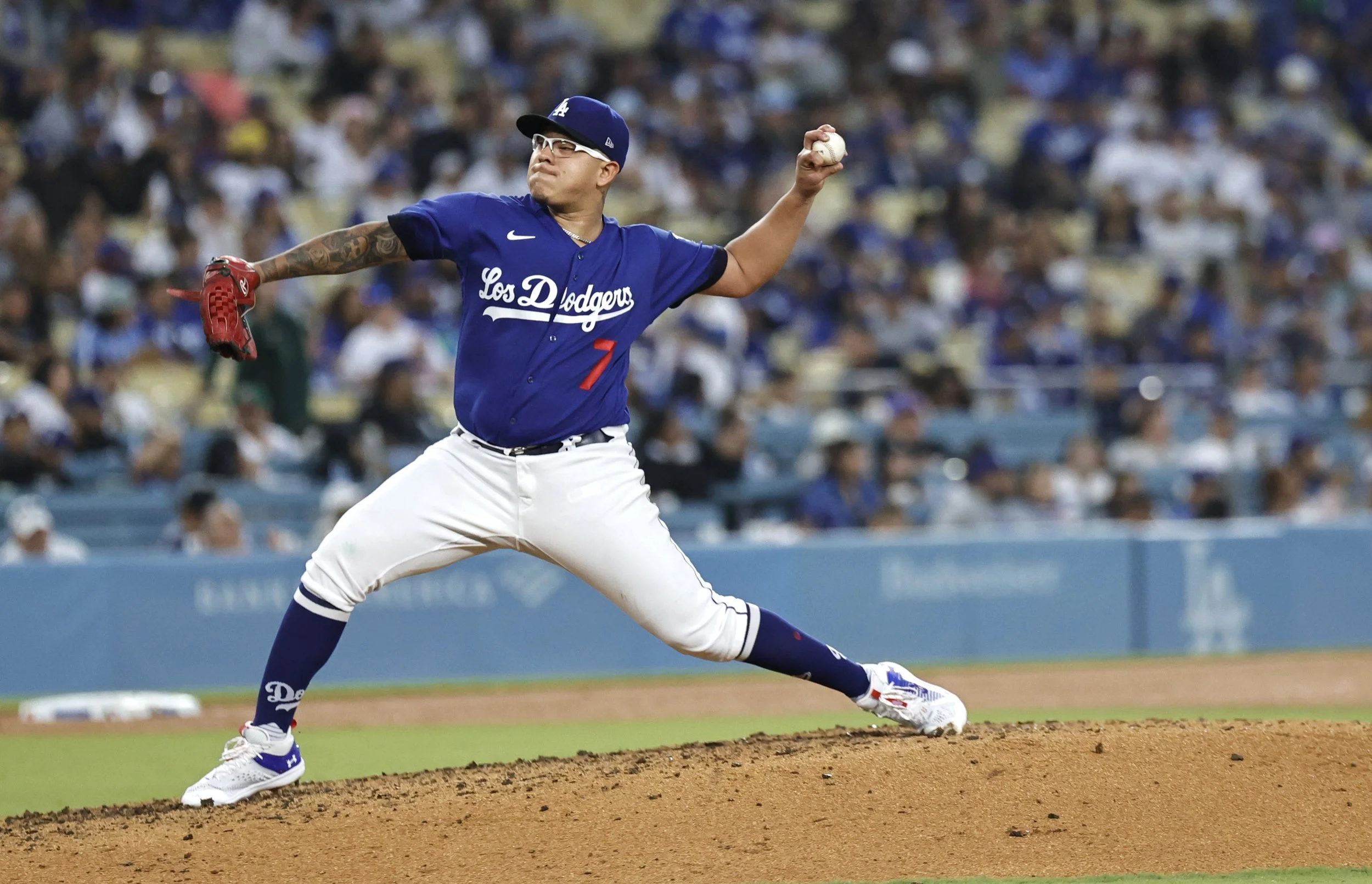Julio Urias and the Dodgers beat the Pirates 5-2