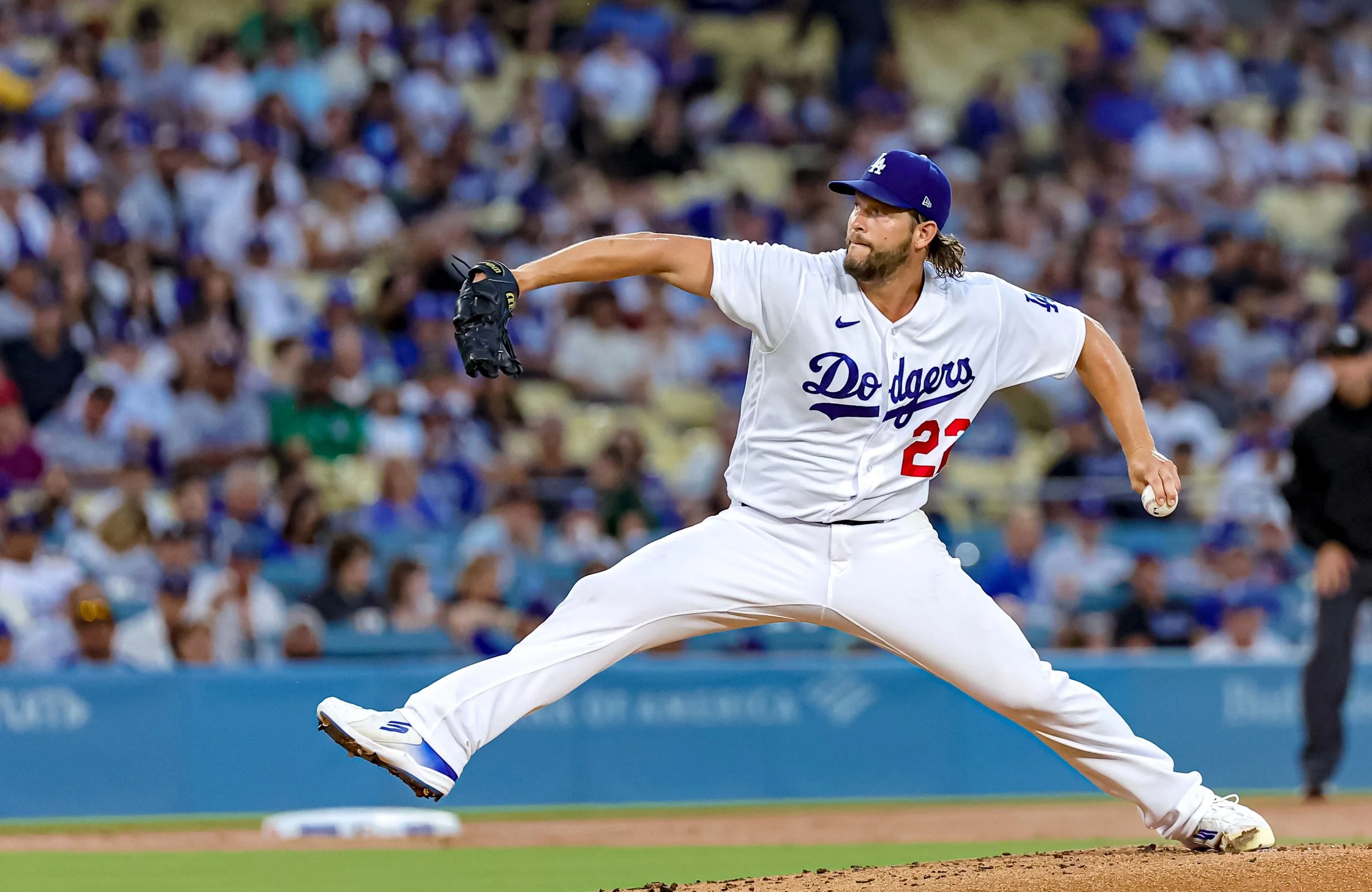 Kershaw and the Dodgers keep rolling after beating the Brewers 7-1