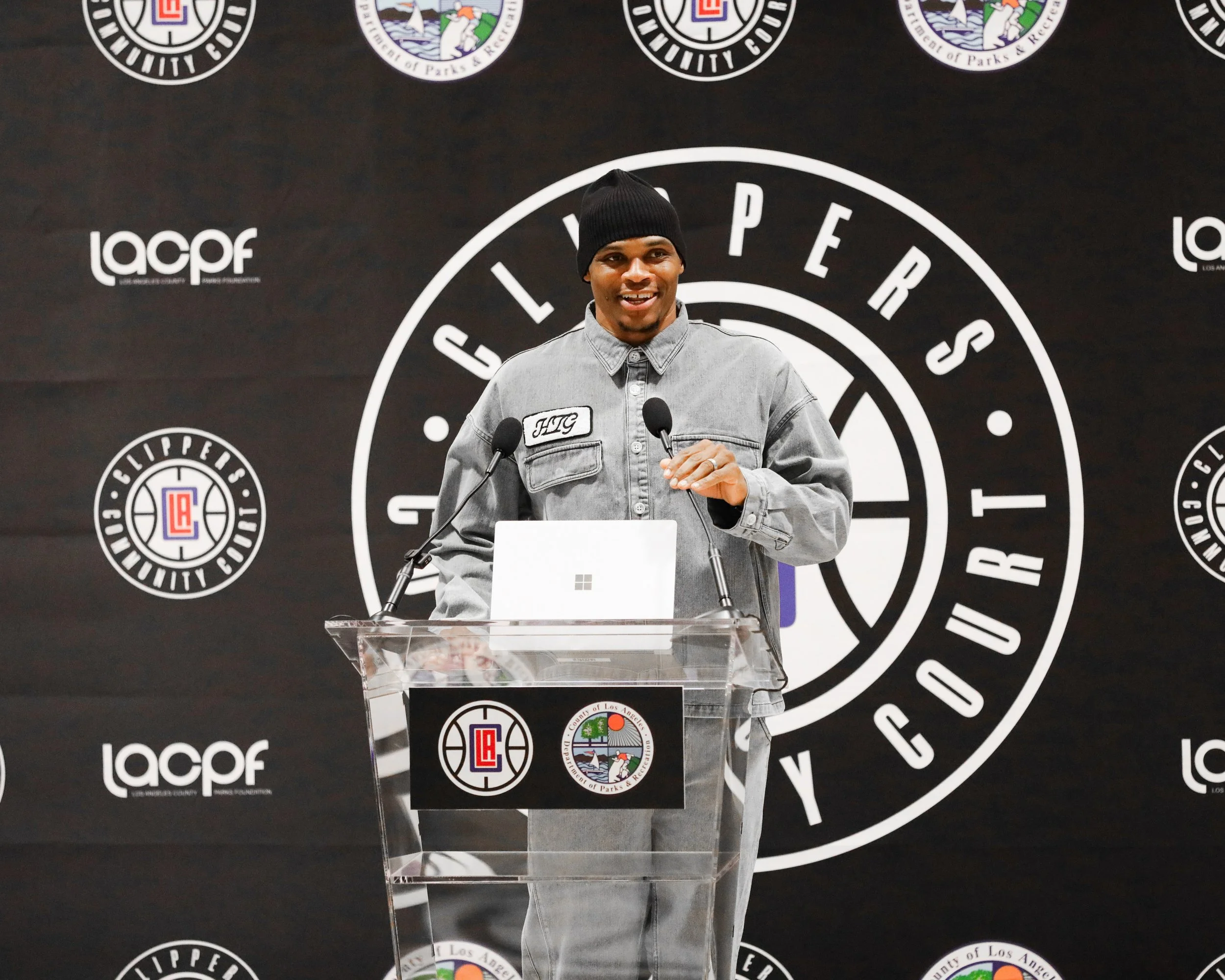 The Clippers and their HomeTown Hero “Russell Westbrook” give back to the community.&nbsp;
