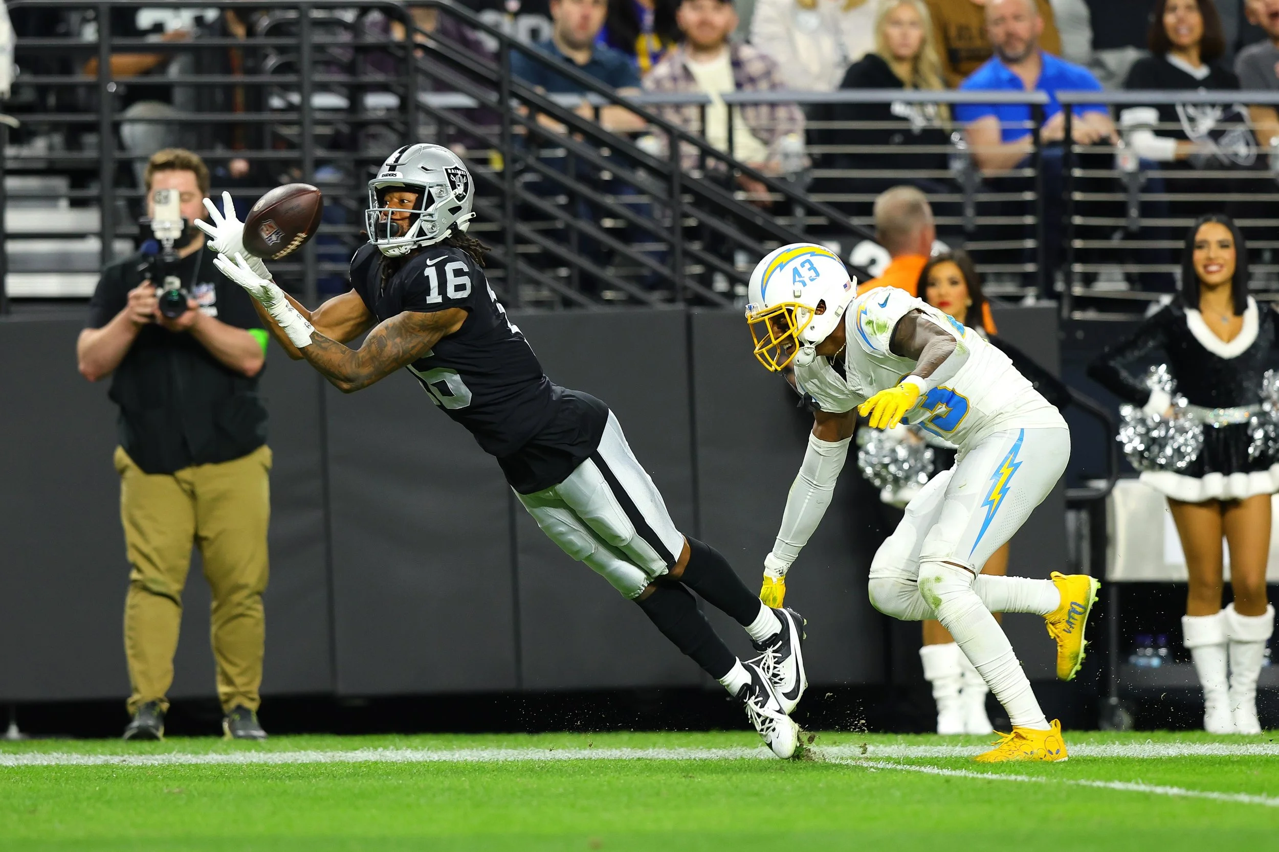 Raiders make history after beating the Chargers 63-21 at Allegiant Stadium
