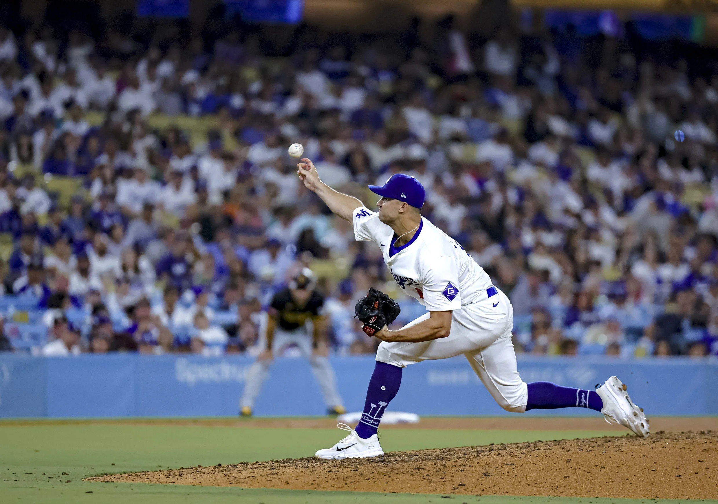 Hometown kid blanks Mets in Dodgers 9-0 rout