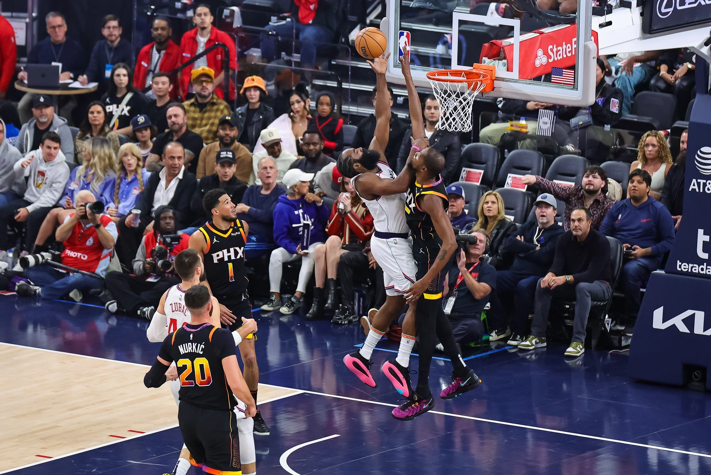 The Clippers continue to give up big leads and lose to the Suns 125-119