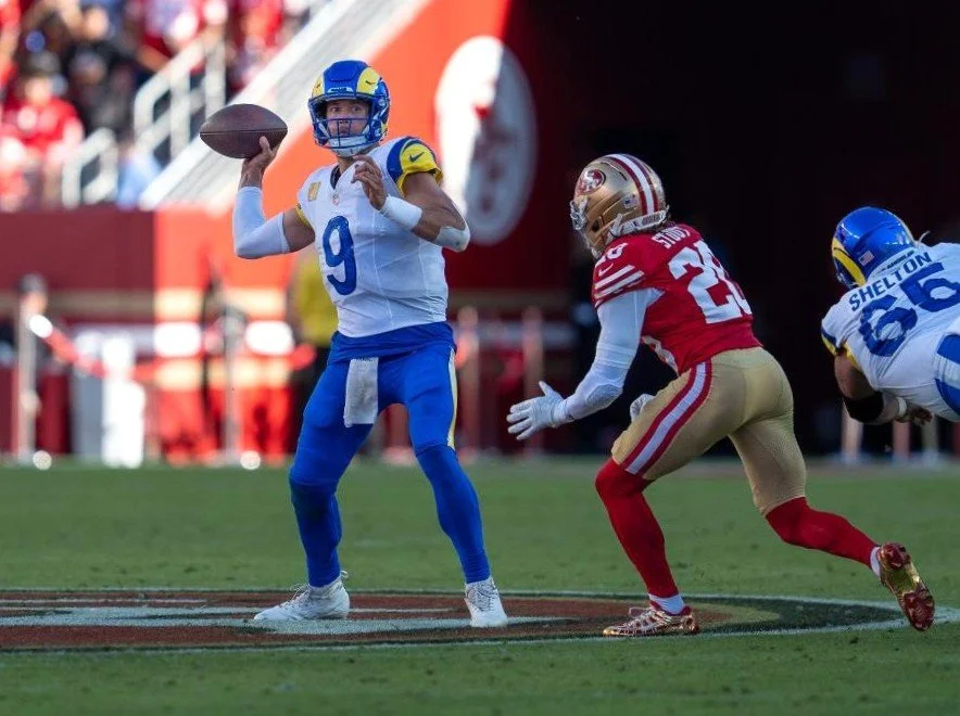 Matthew Stafford’s four touchdowns help the Rams beat the 49ers 42-26