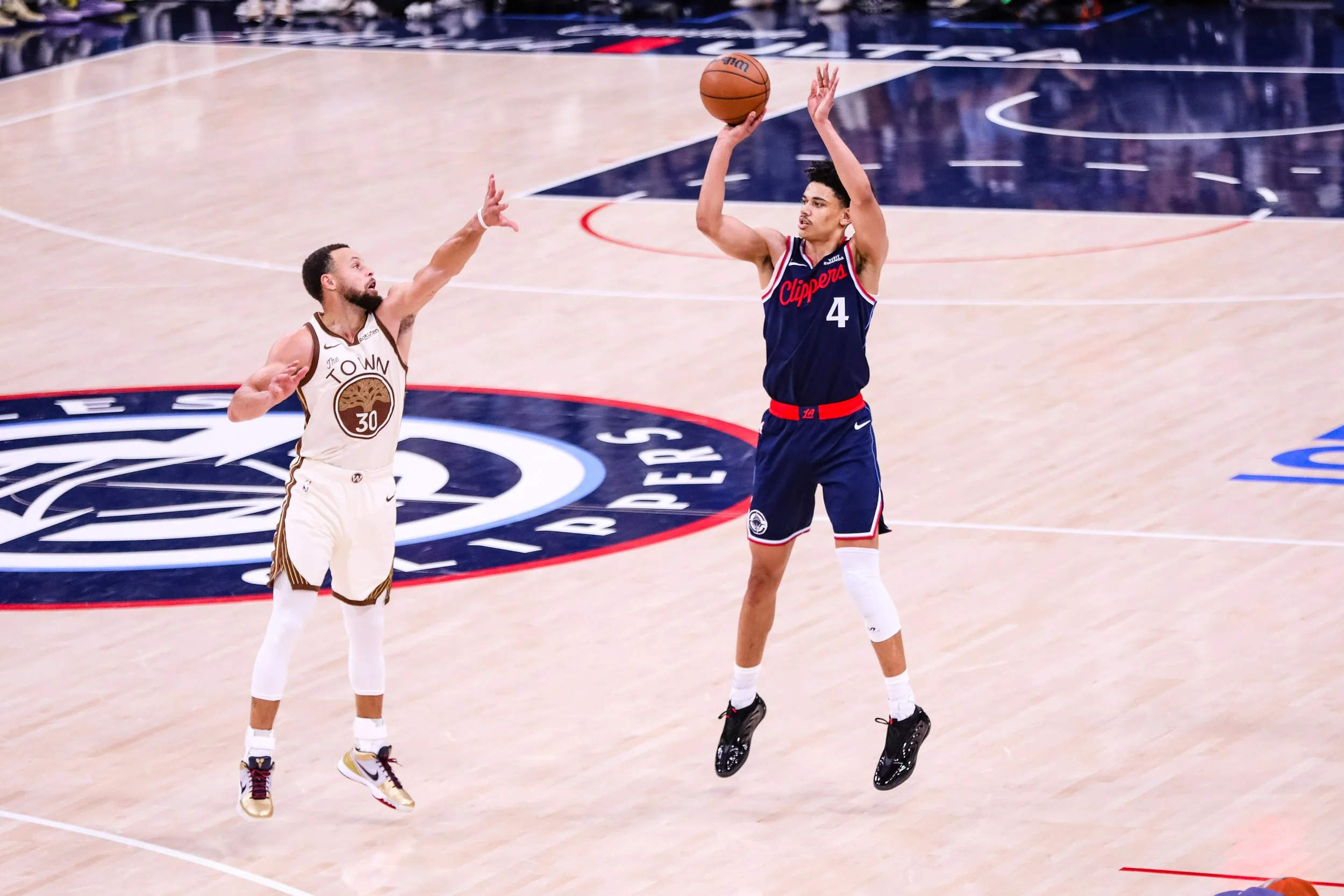 The Clippers Edge the Warriors in Thriller 103-102