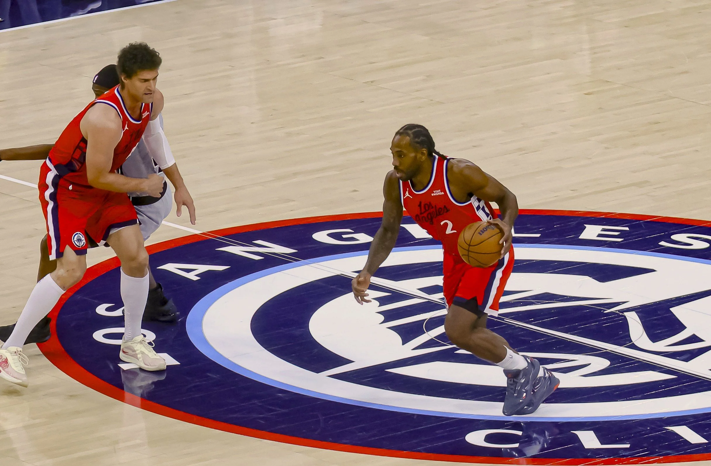 Kawhi Drops 24, But the Clippers Fall to the Spurs 118-99