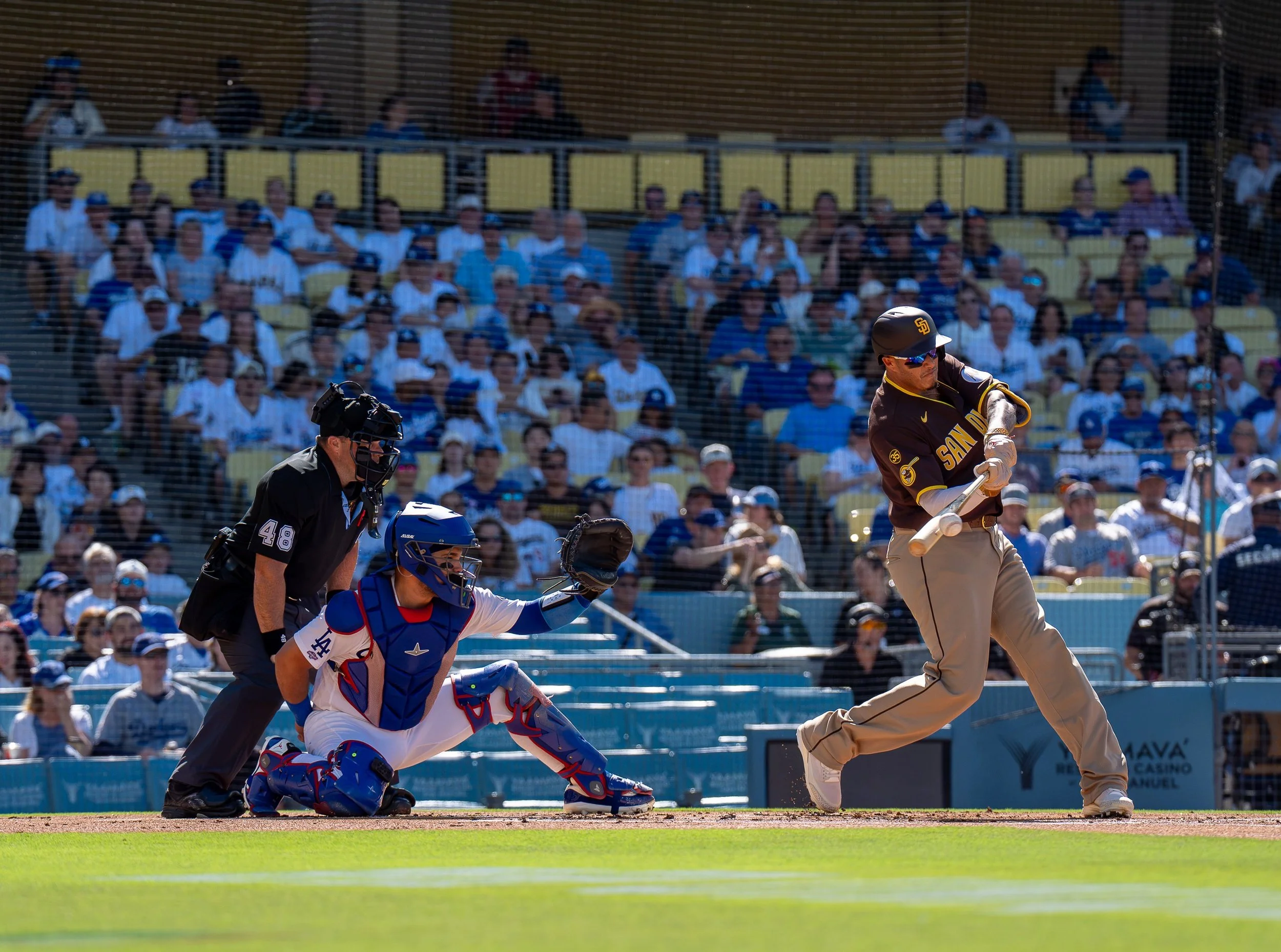 Machado’s 3-run blast powers Padres past the Dodgers 5-2